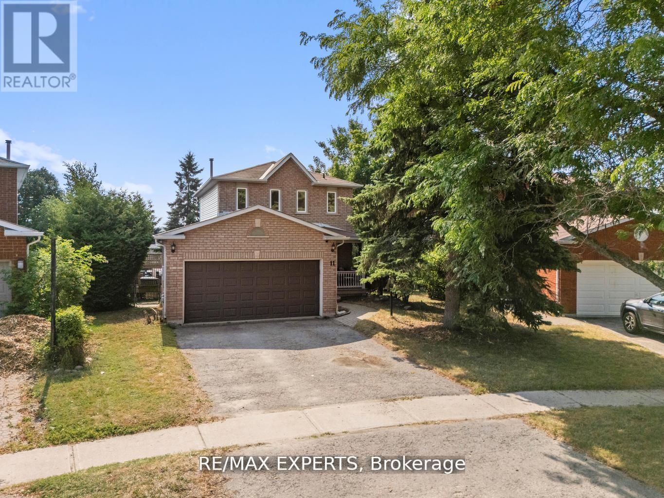 11 Penton Drive Barrie Ontario Canada Sale residential ALINA SPEKTOR Re/Max Experts  