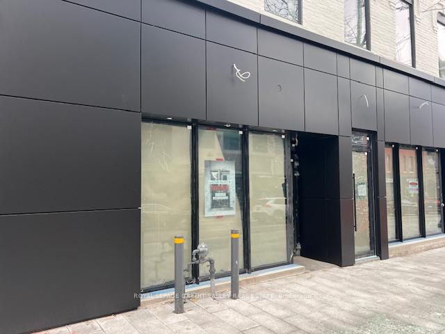 39 Queen Street E Brampton Ontario Canada Lease commercial Manpreet Ahluwalia Royal LePage Credit Valley Real Estate, Brokerage*