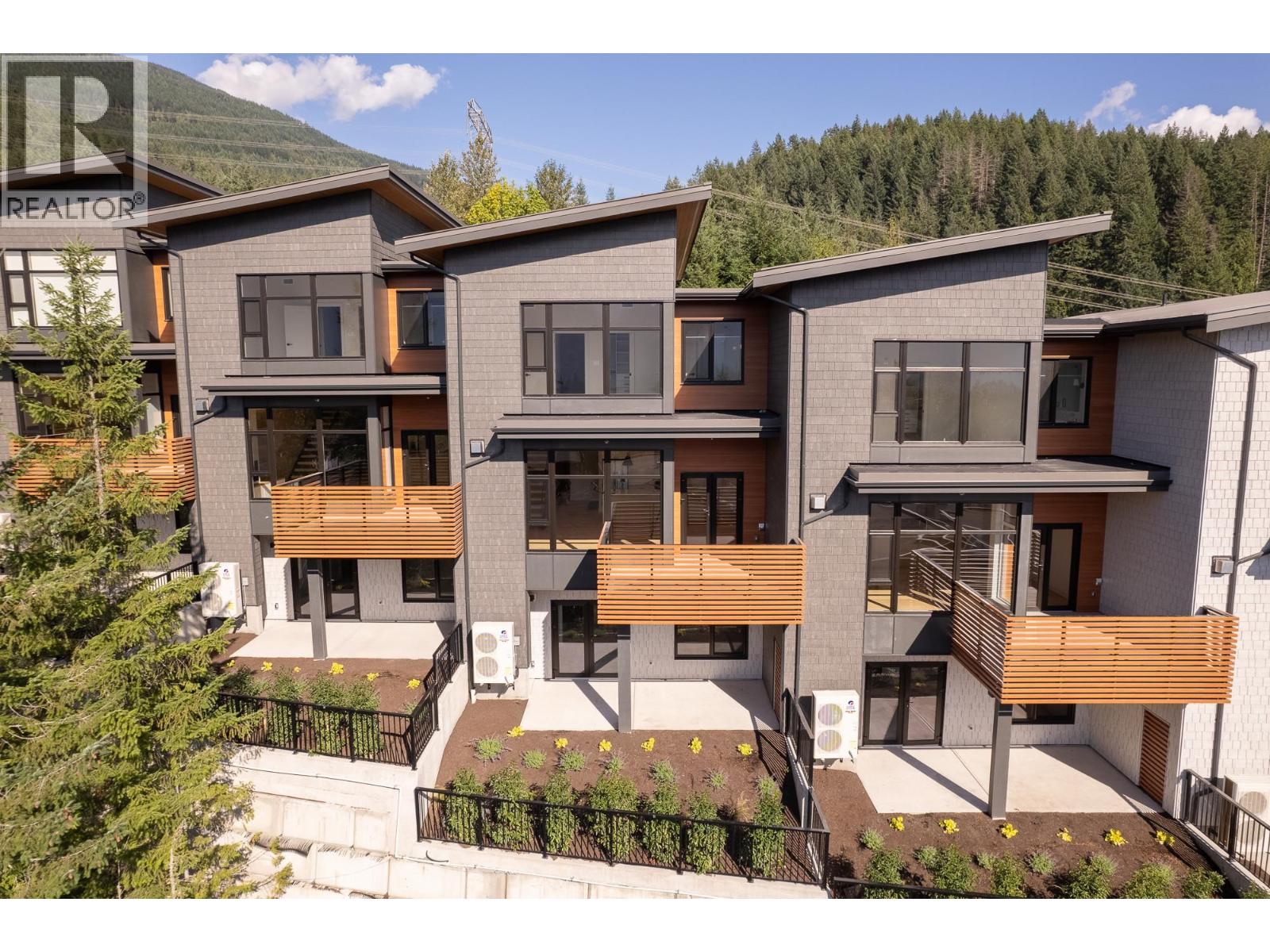 11 3407 MAMQUAM ROAD Squamish British Columbia Canada Sale residential Will Black RE/MAX Crest Realty, Brokerage*