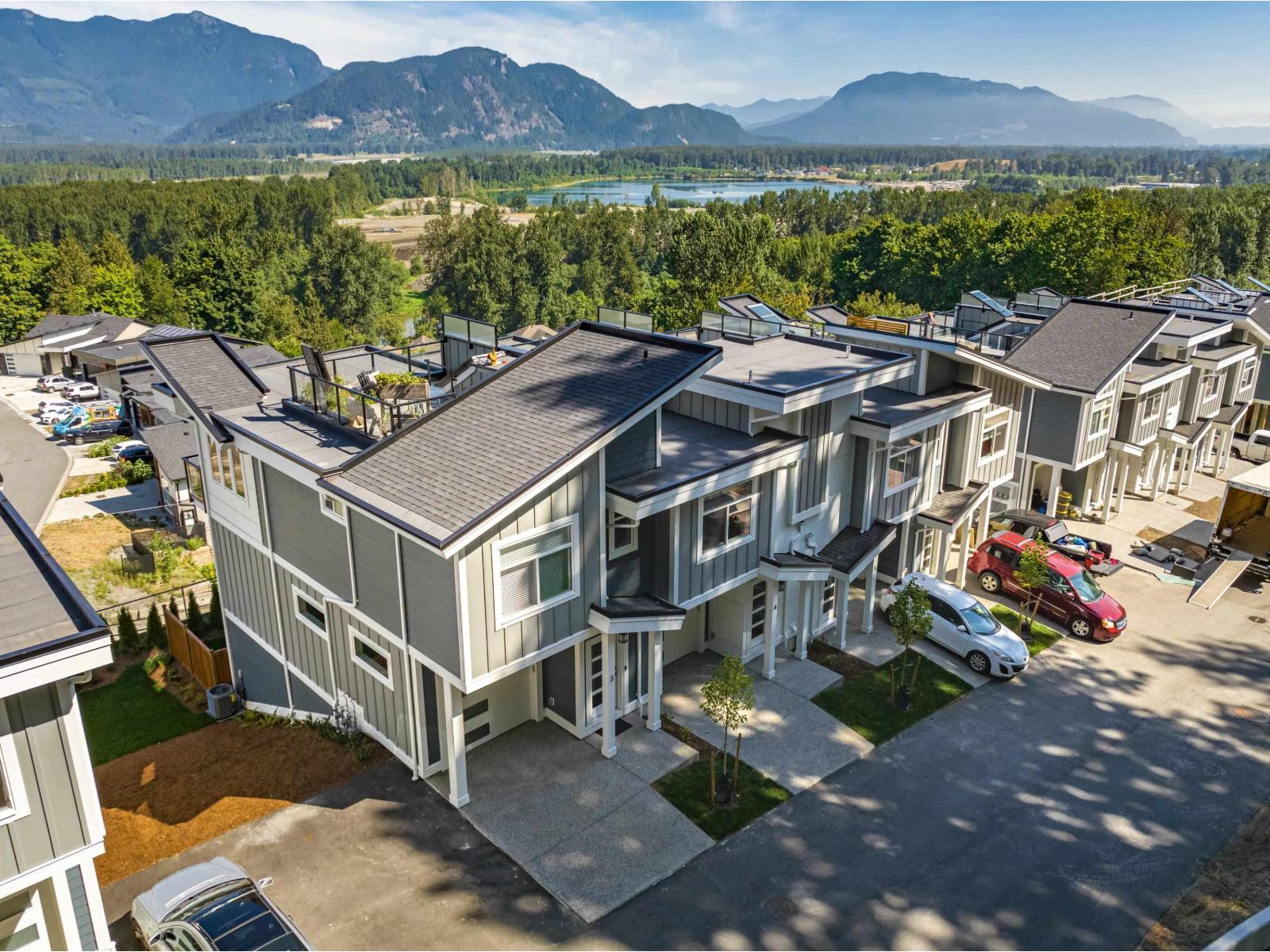 21 43998 CHILLIWACK MOUNTAIN ROA Chilliwack British Columbia Canada Sale residential Shayna McMillan Pathway Executives Realty Inc.