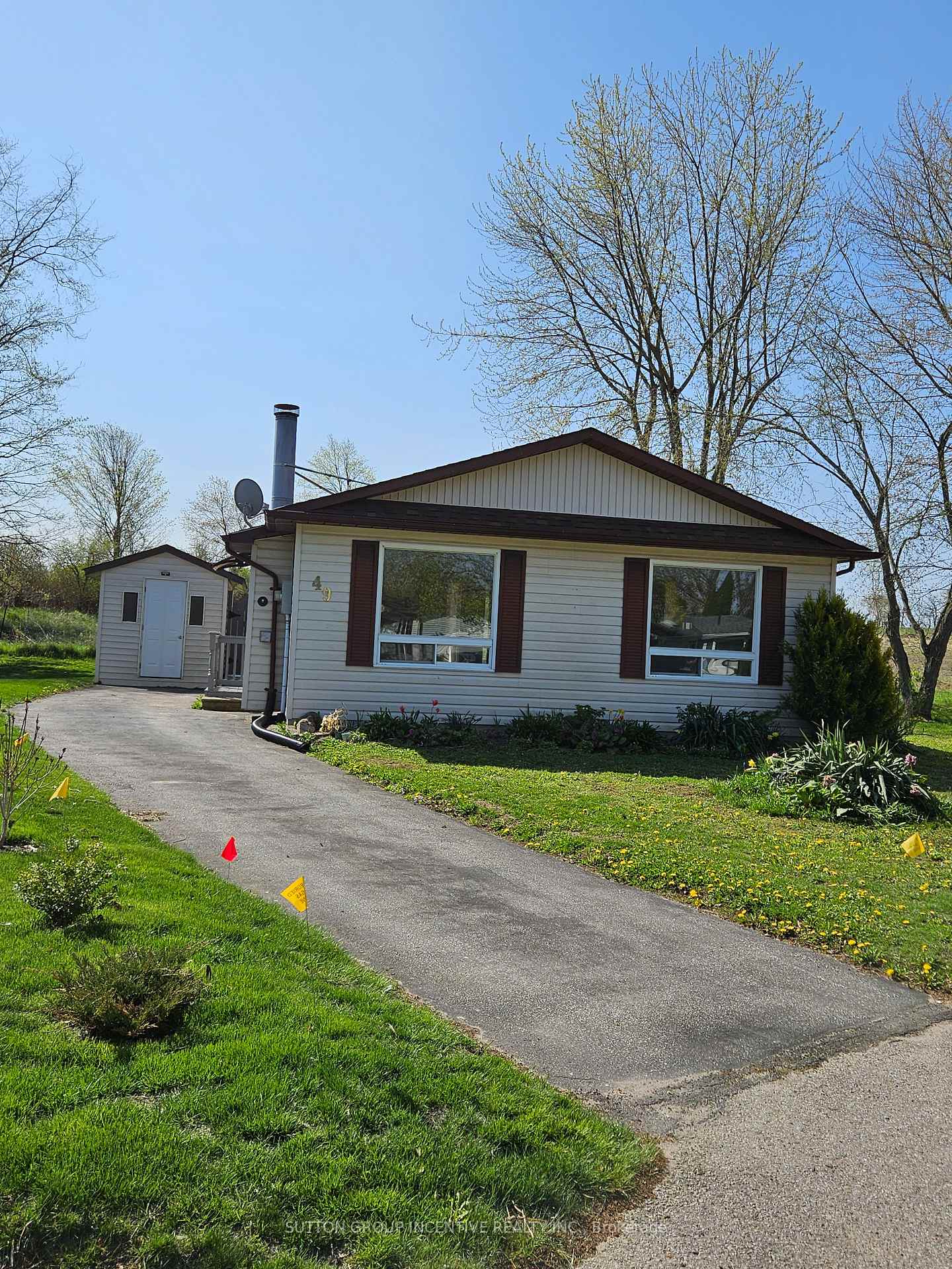 49 ROYAL OAK Drive Innisfil Ontario Canada Sale residential   Sutton Group Incentive Realty Inc.,Brokerage*