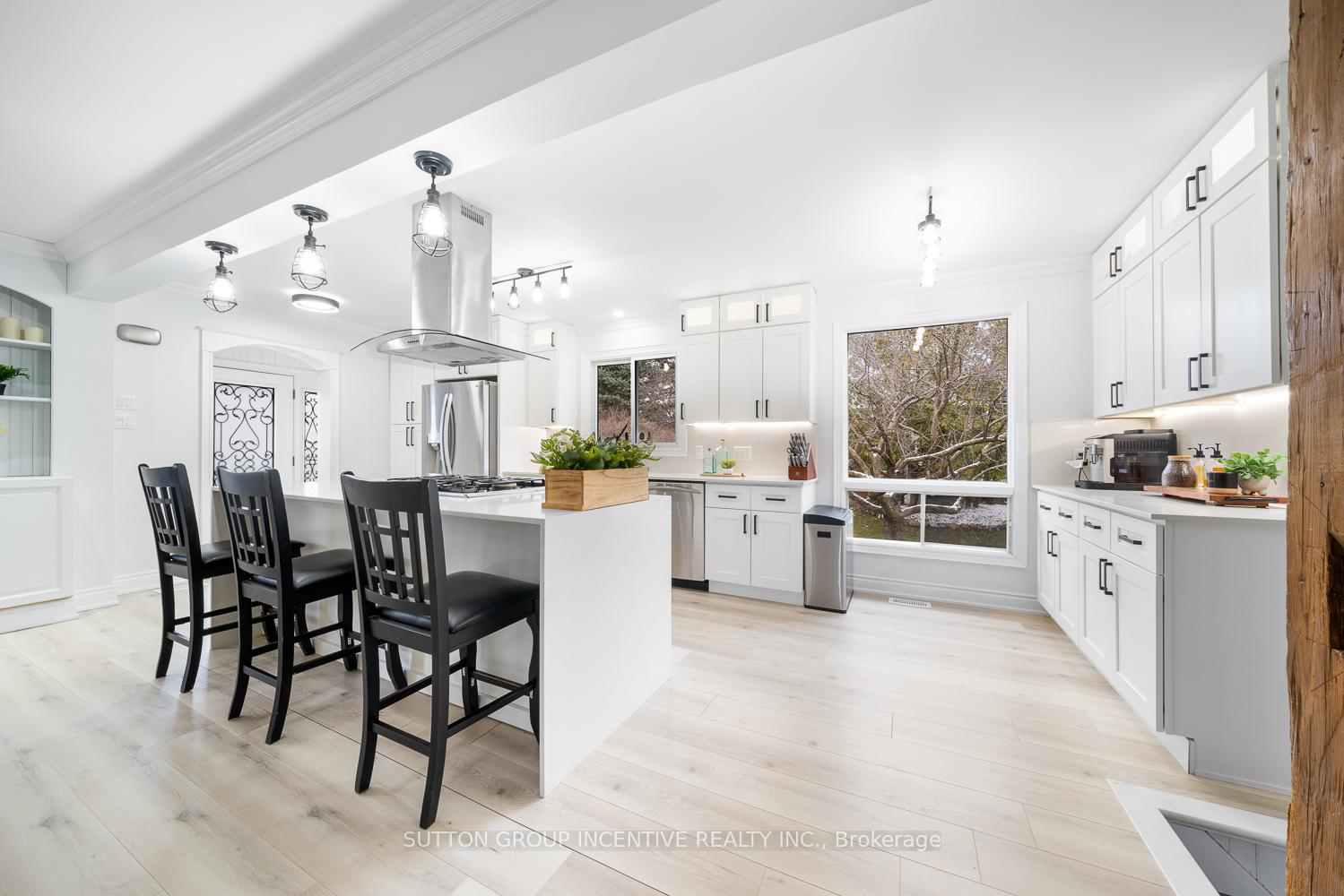 2035 Craig Road Innisfil Ontario Canada Sale residential   Sutton Group Incentive Realty Inc.,Brokerage*