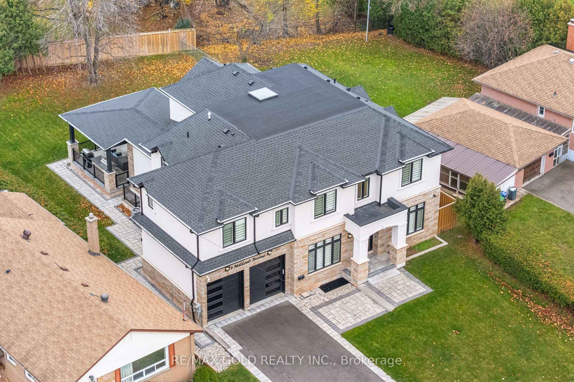 19 Maldaver Avenue Mississauga Ontario Canada Sale residential RUKHSANA MALIK RE/MAX GOLD REALTY INC