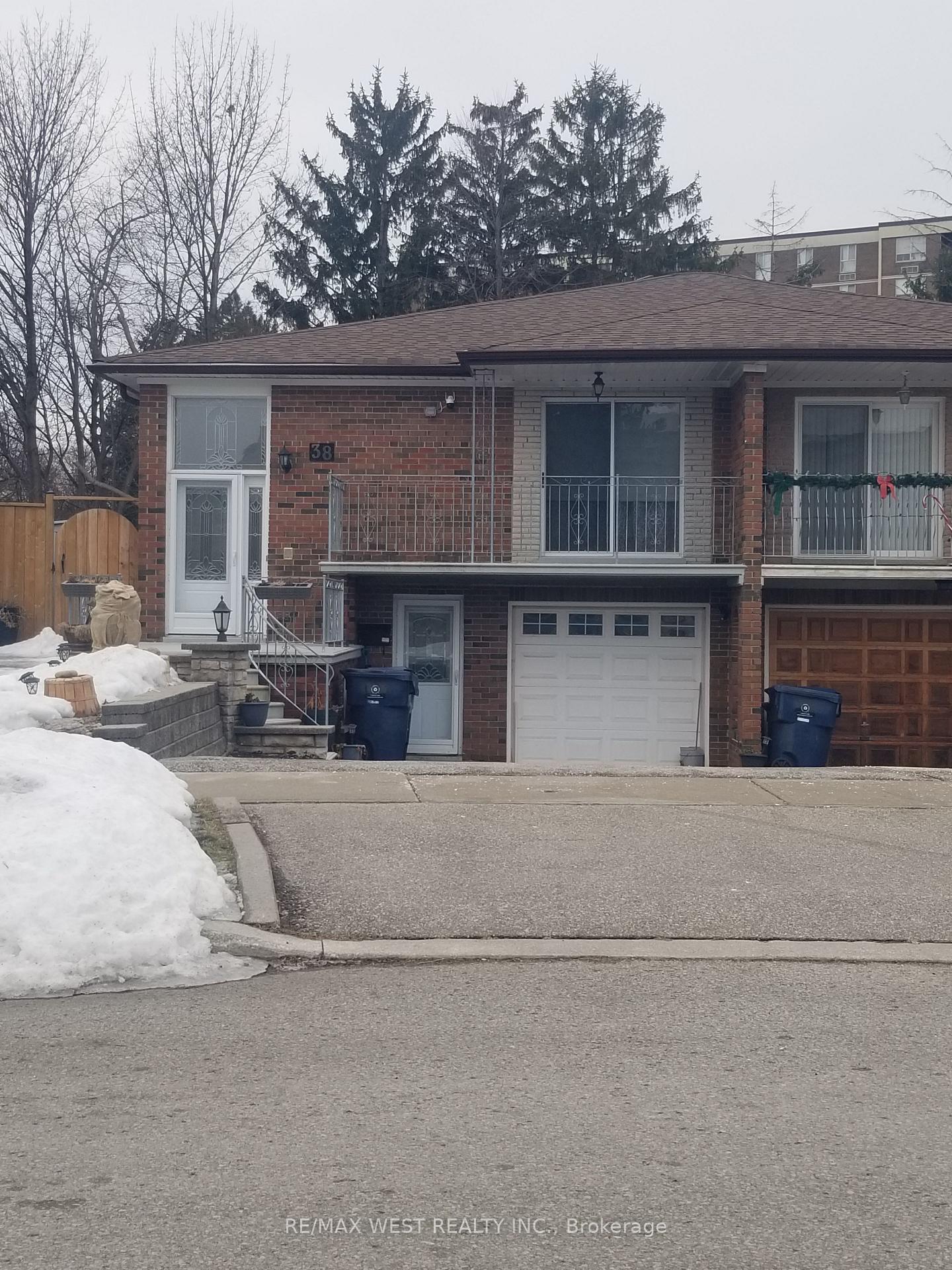 38 Milady Road Toronto Ontario Canada Rent residential EVELYN FRILLES RE/MAX West Realty Inc., Brokerage *