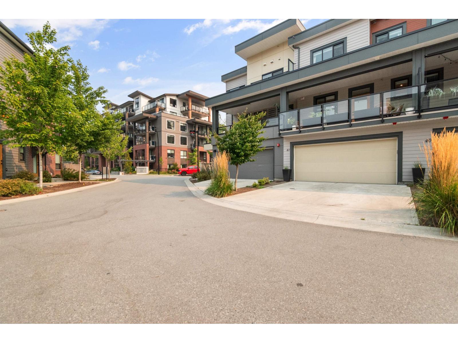 41 45500 CAMPUS DRIVE|Garrison C Chilliwack British Columbia Canada Sale residential Shayna McMillan Pathway Executives Realty Inc.