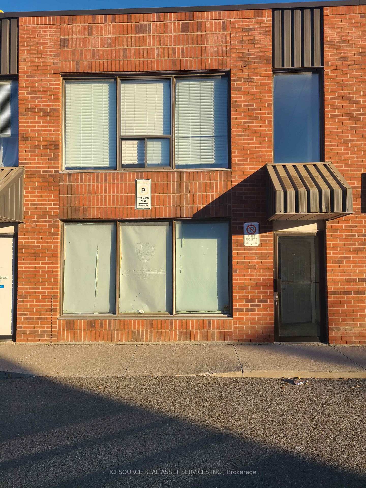 12 - 410 Chrislea Road Vaughan Ontario Canada Lease commercial Silvia Di Monte Realinvest Canada Inc., Brokerage*