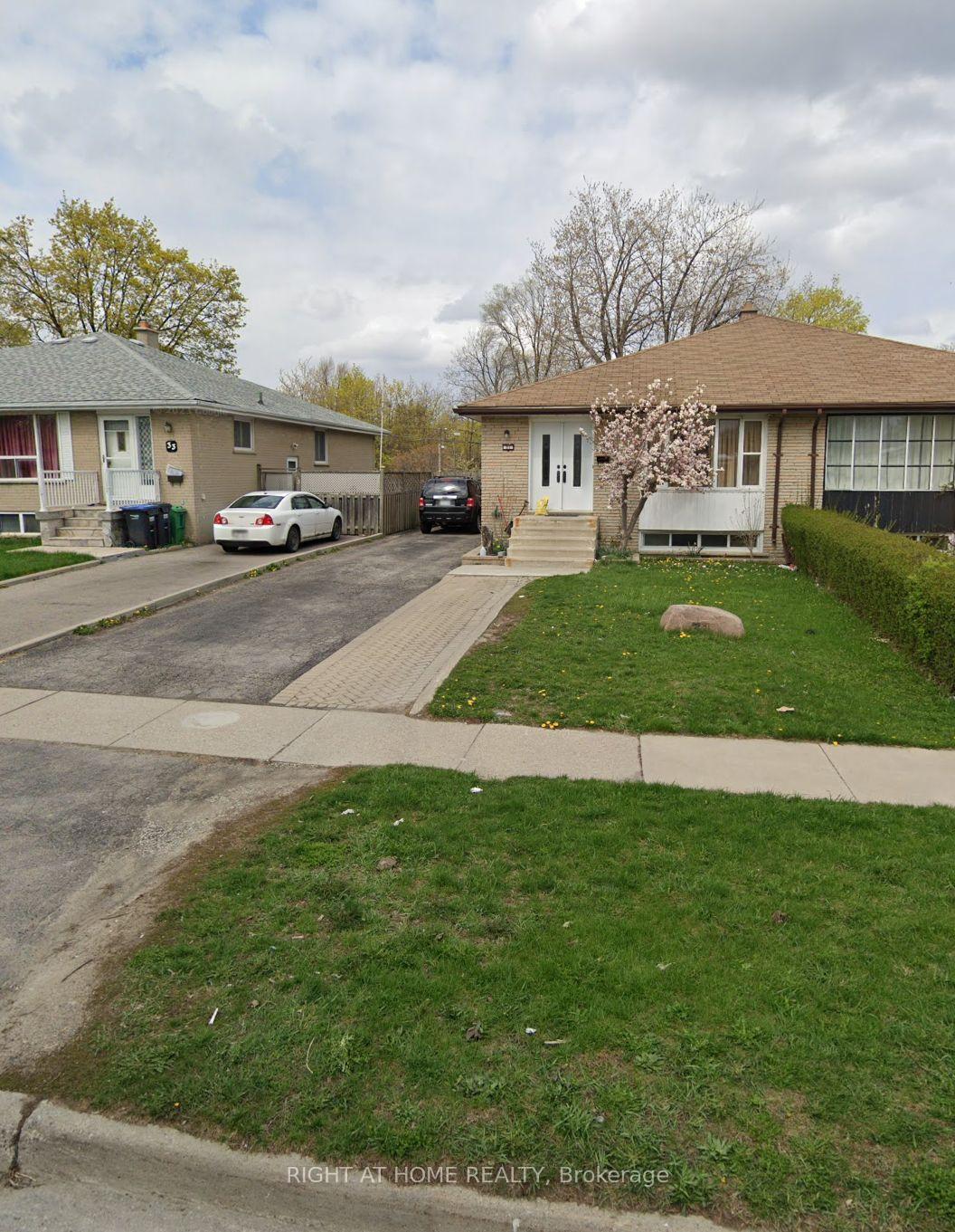 Upstair - 31 Aloma Crescent Brampton Ontario Canada Rent residential Fadi Abou-Chalha Right at Home Realty, Brokerage*