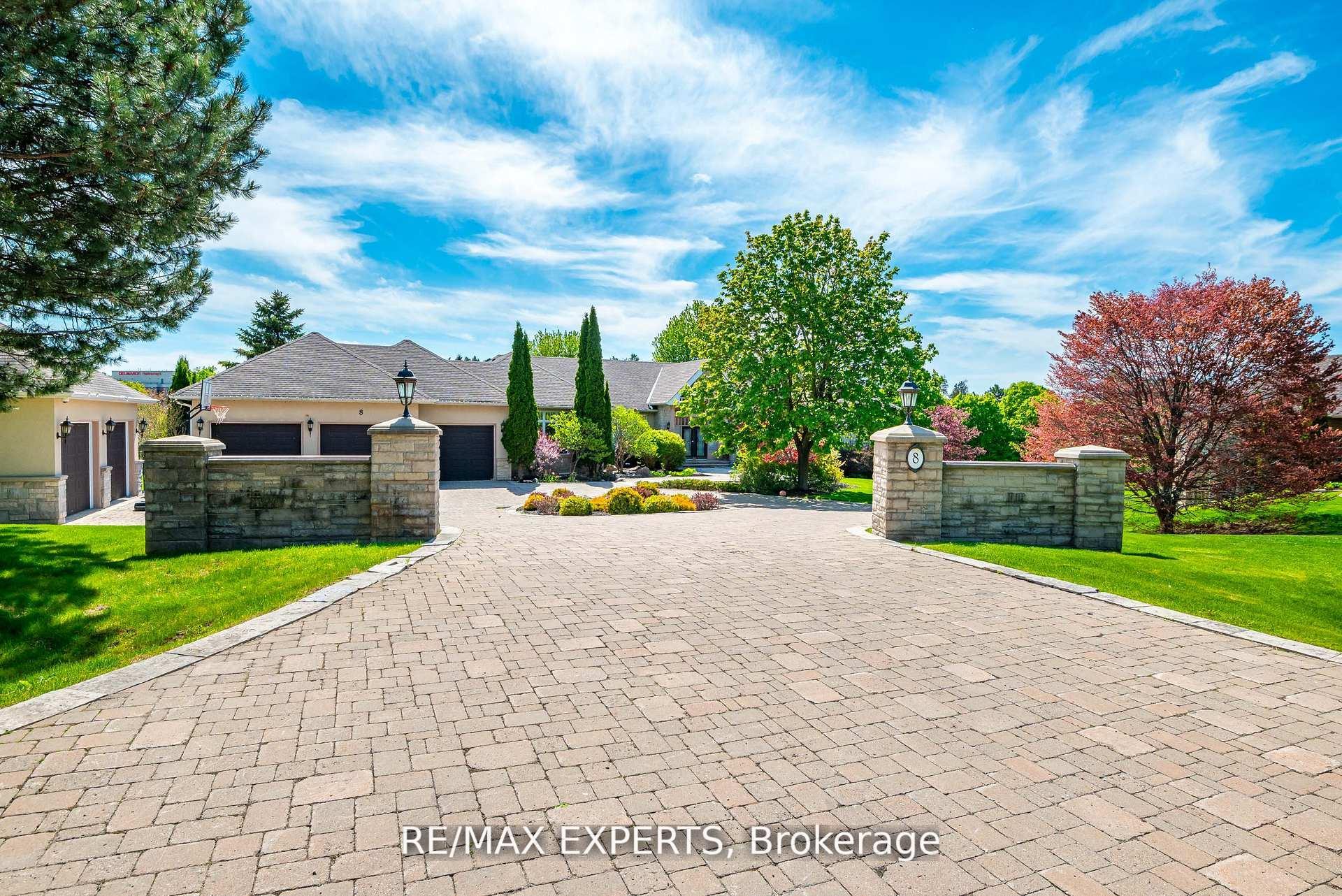 8 Alm Court Aurora Ontario Canada Sale residential NIHAD HAZBOUN Re/Max Experts, Brokerage*