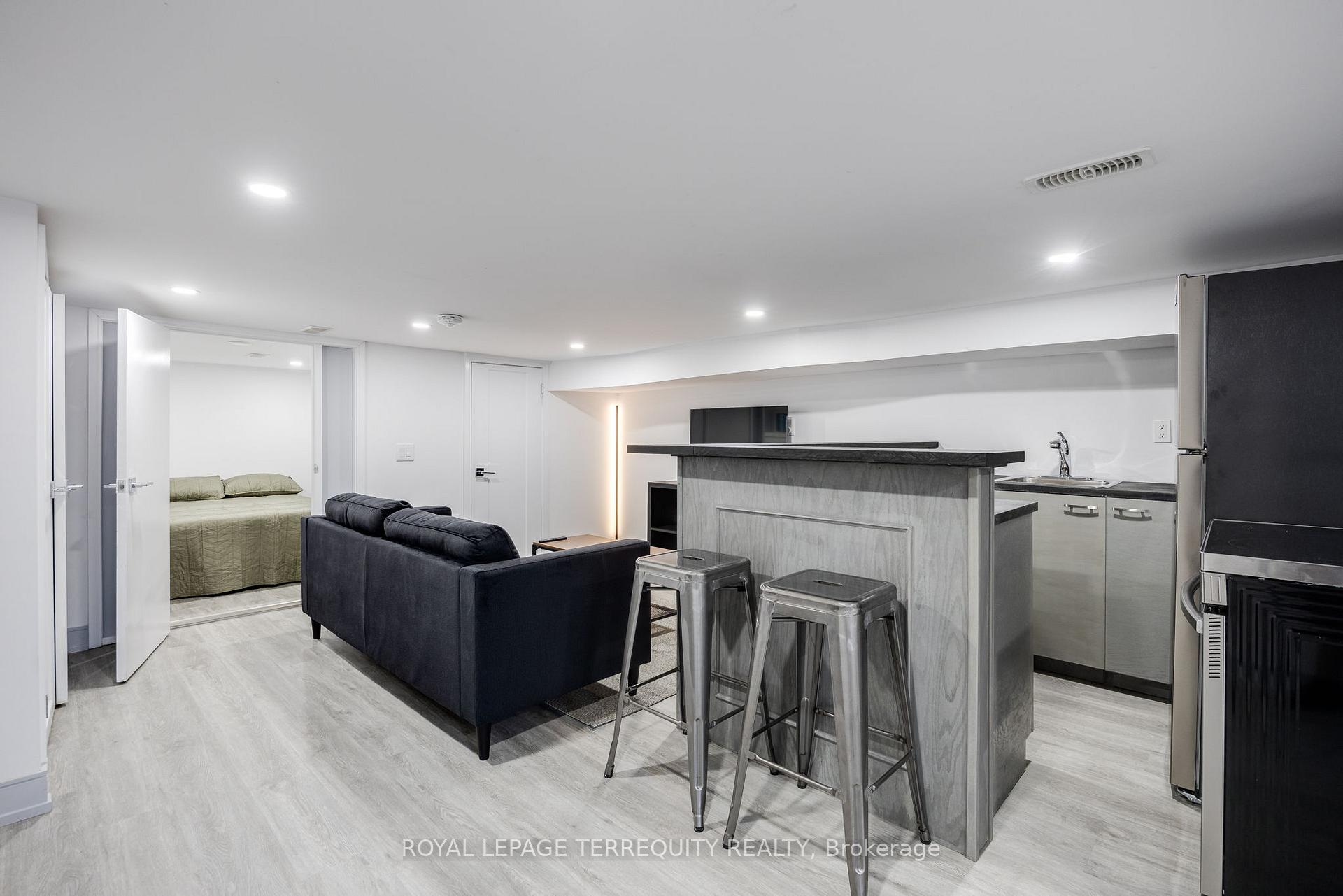 Bsmt - 668 Indian Road Toronto Ontario Canada Rent residential Sheila Barr Royal Lepage Terrequity Realty, Brokerage*