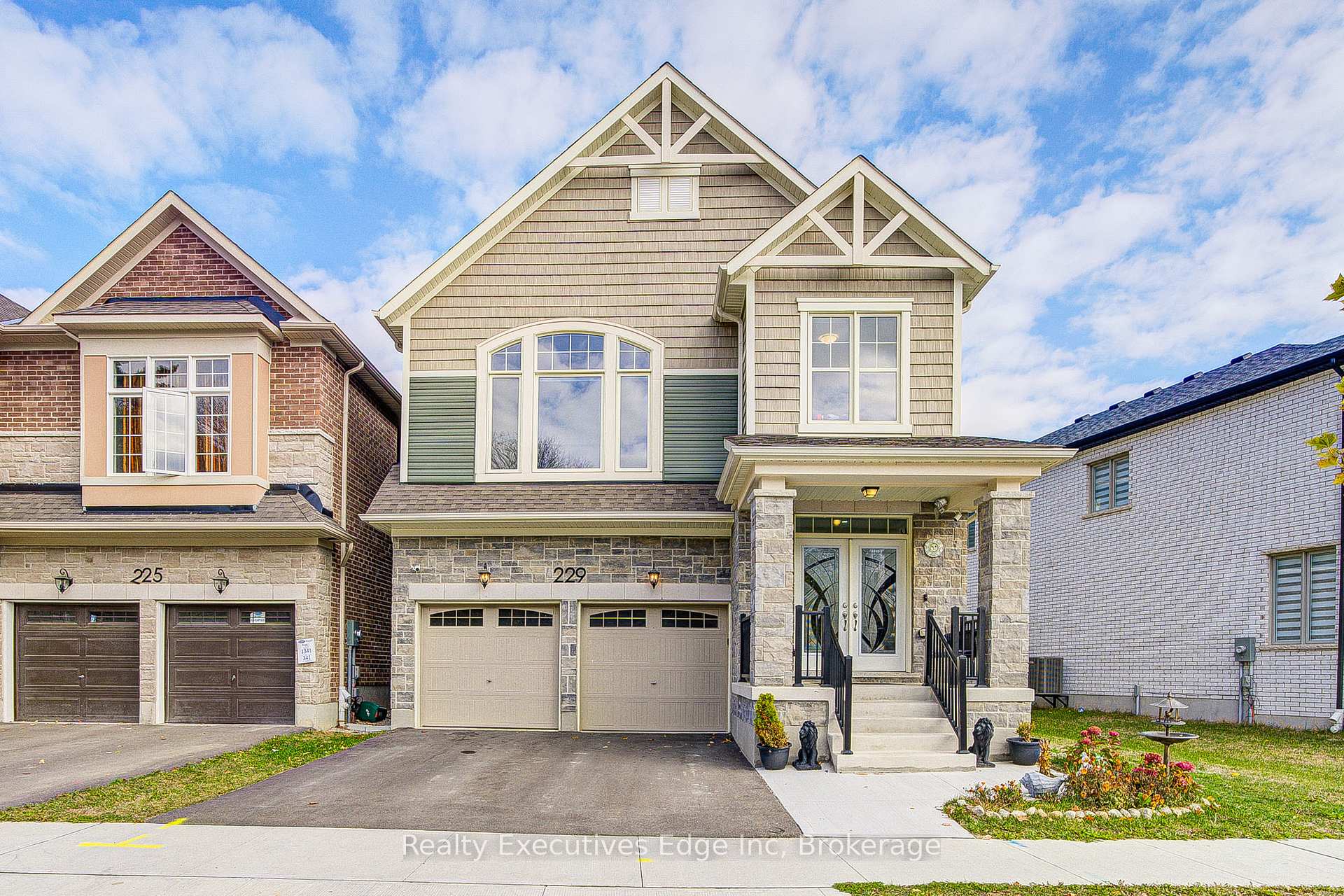 229 Forestwalk Street Kitchener Ontario Canada Sale residential Matthew Zaduk Lifestyle International Realty Inc., Brokerage