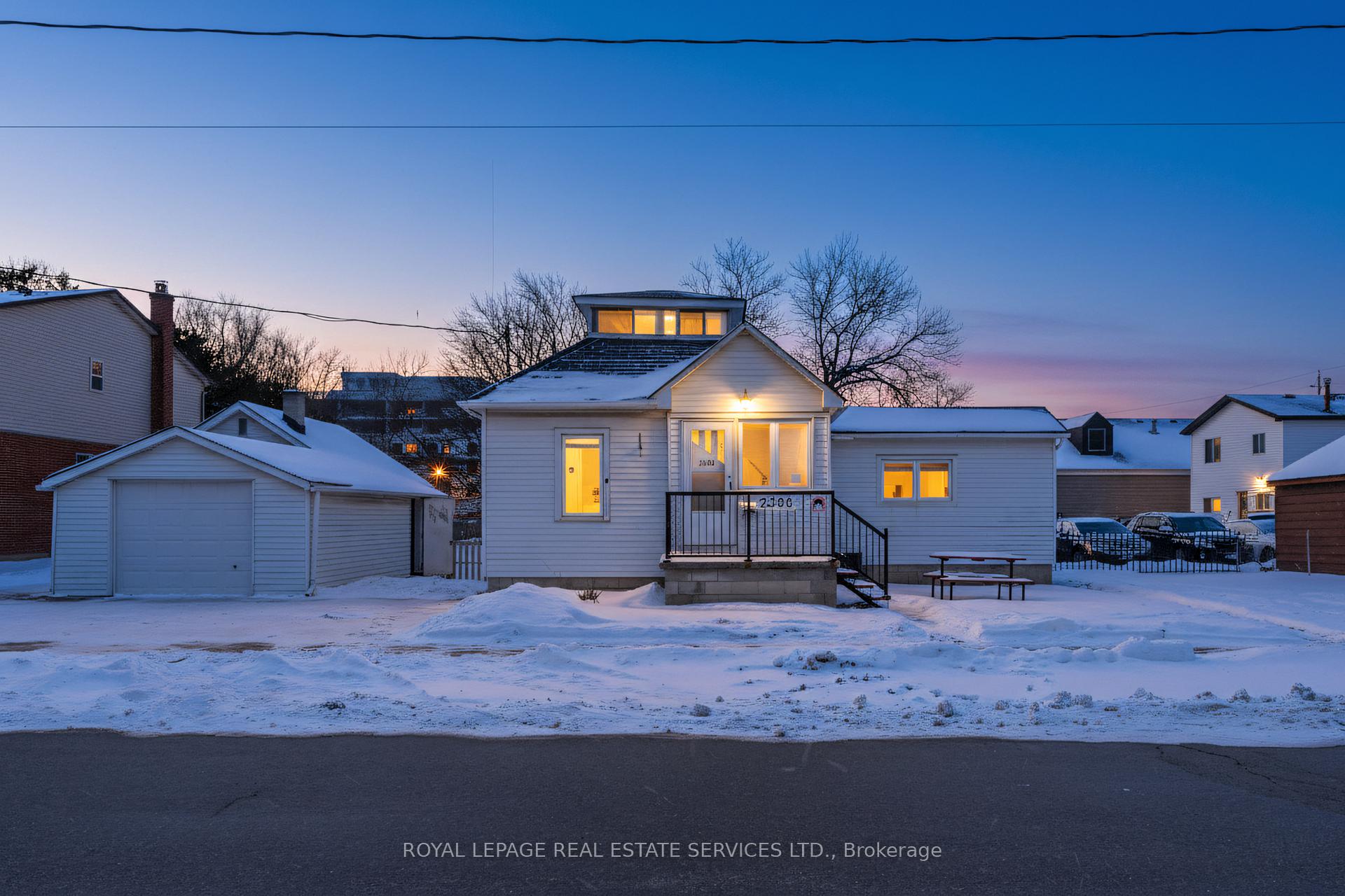 2386 Sovereign Street Oakville Ontario Canada Sale residential Bora Celikel RE/MAX Real Estate Centre Inc., Brokerage*