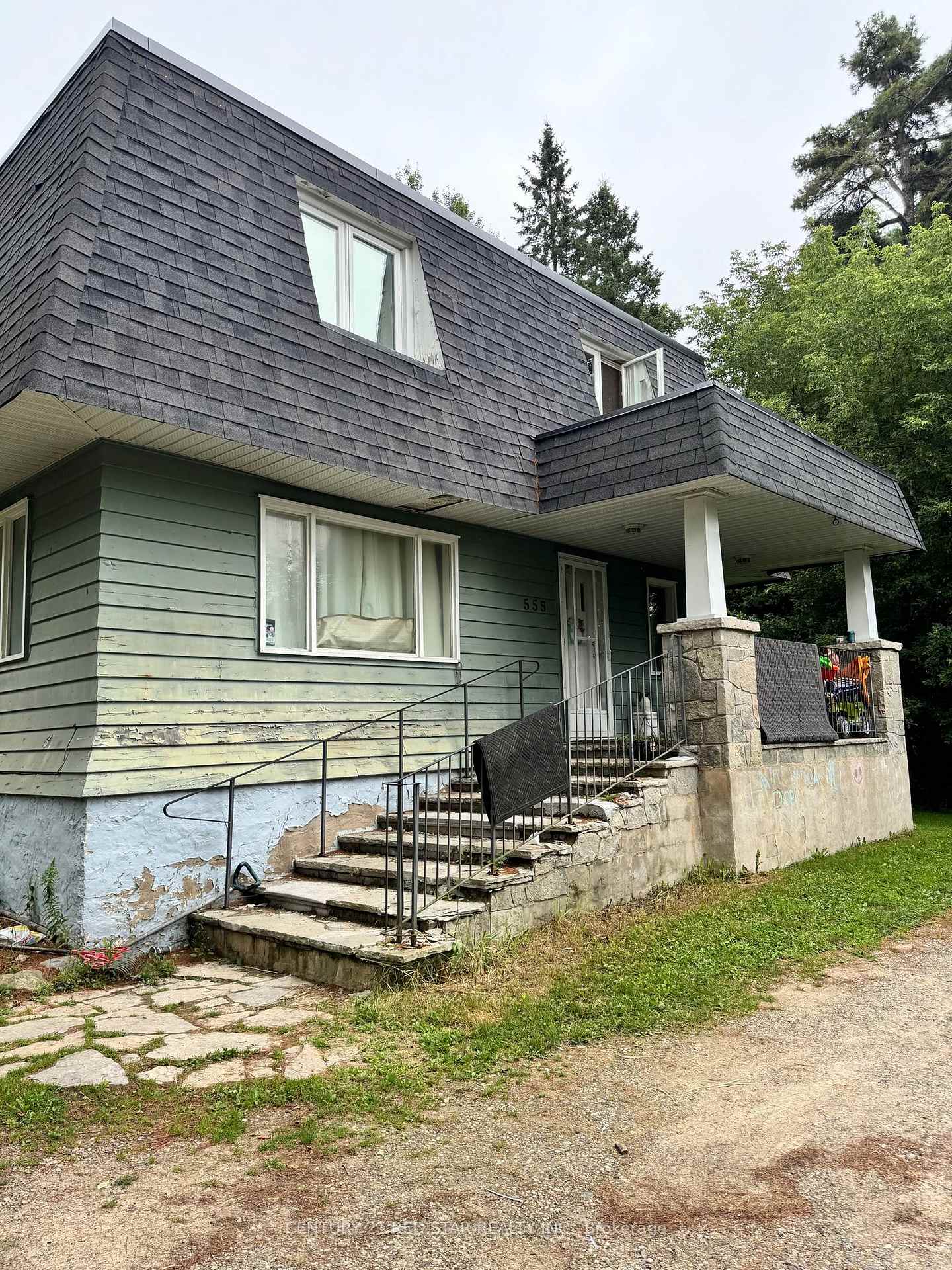 555 Broadway Avenue Orangeville Ontario Canada Sale residential Parm Singh Century 21 Royaltors Realty Inc.,Brokerage