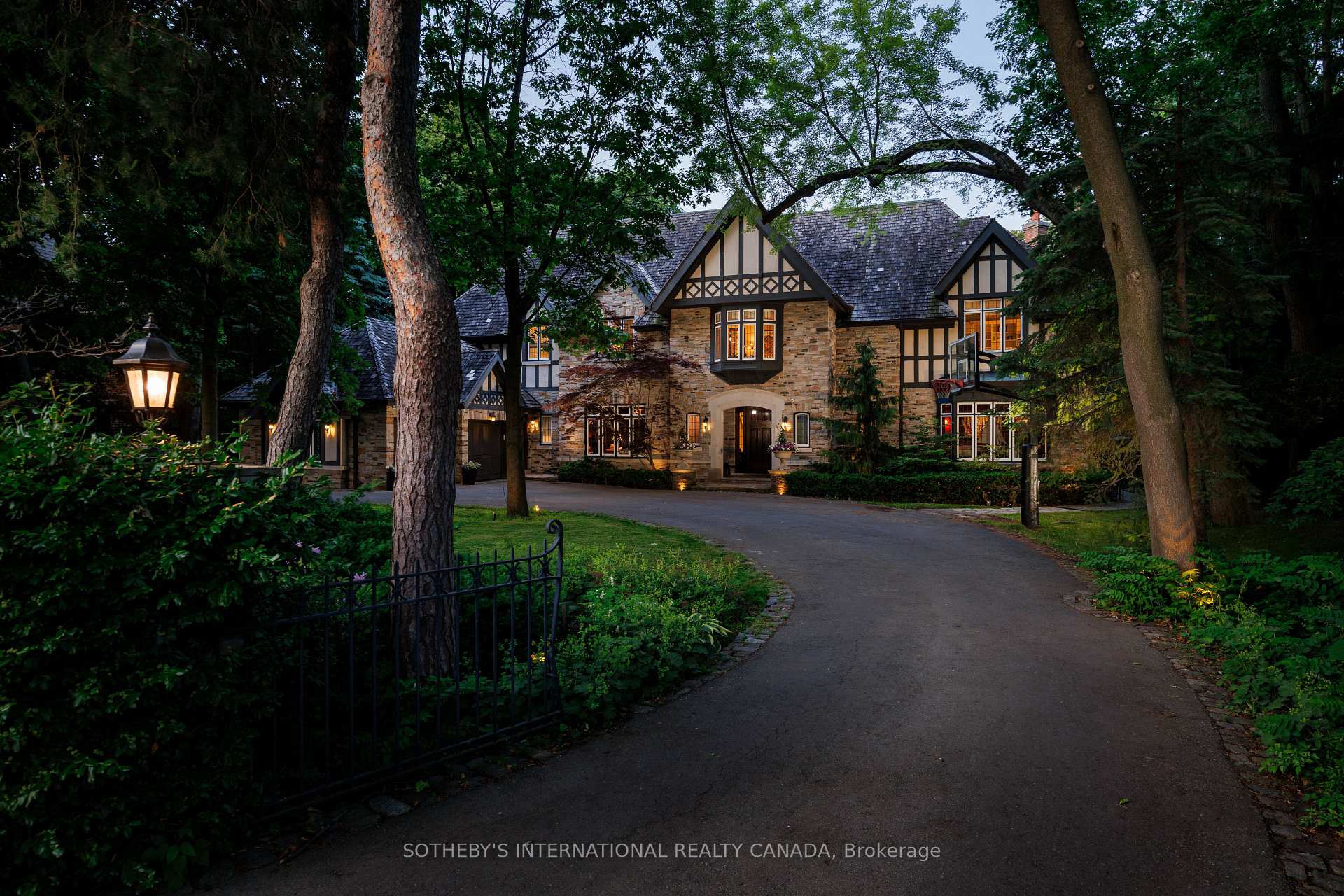 67 Kingsway Crescent Toronto Ontario Canada Sale residential Paul Mazzei VestCore Realty Corp., Brokerage