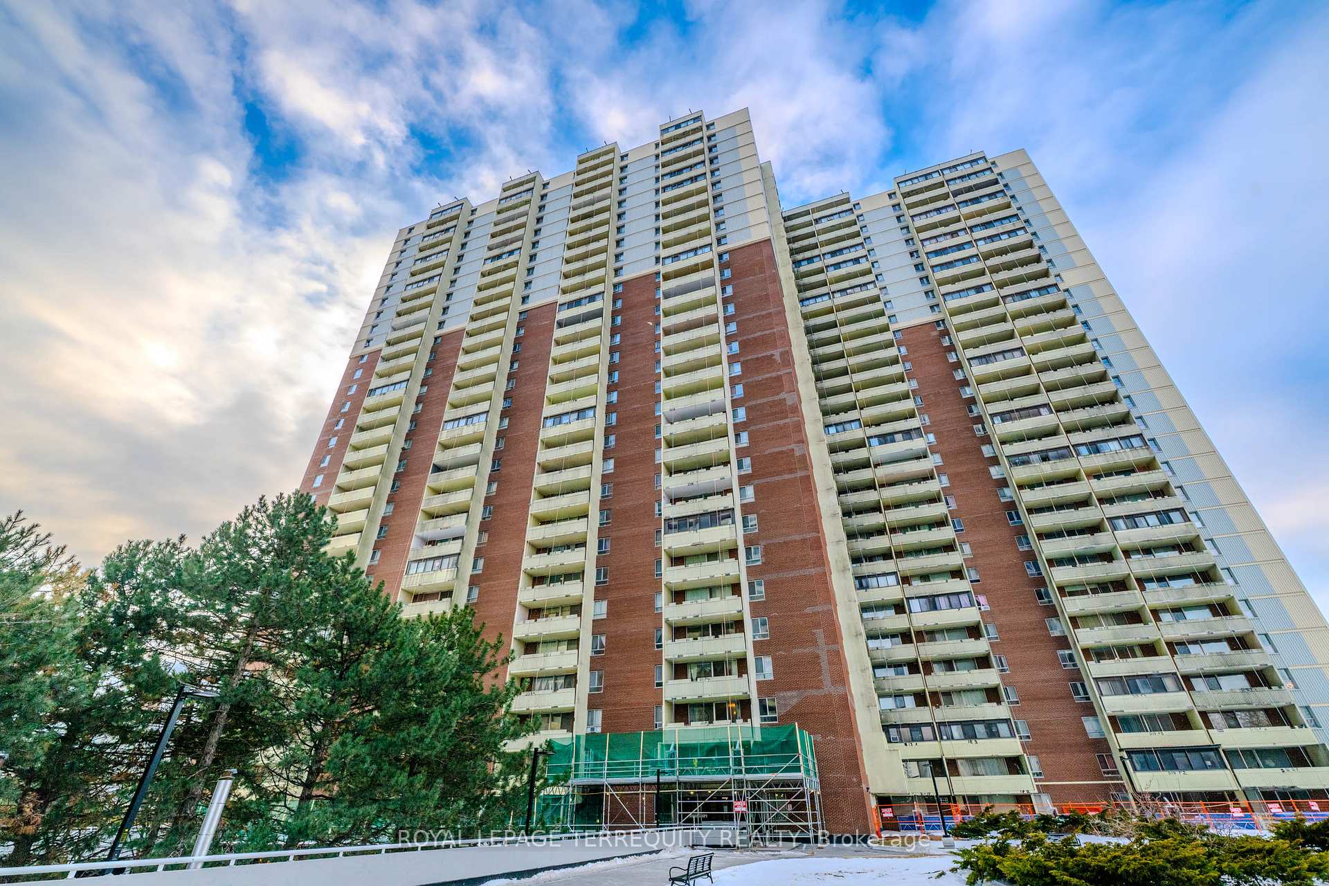 1703 - 1 Massey Square Toronto Ontario Canada Sale residential Yuriy Balko Royal LePage Terrequity Realty Brokerage*
