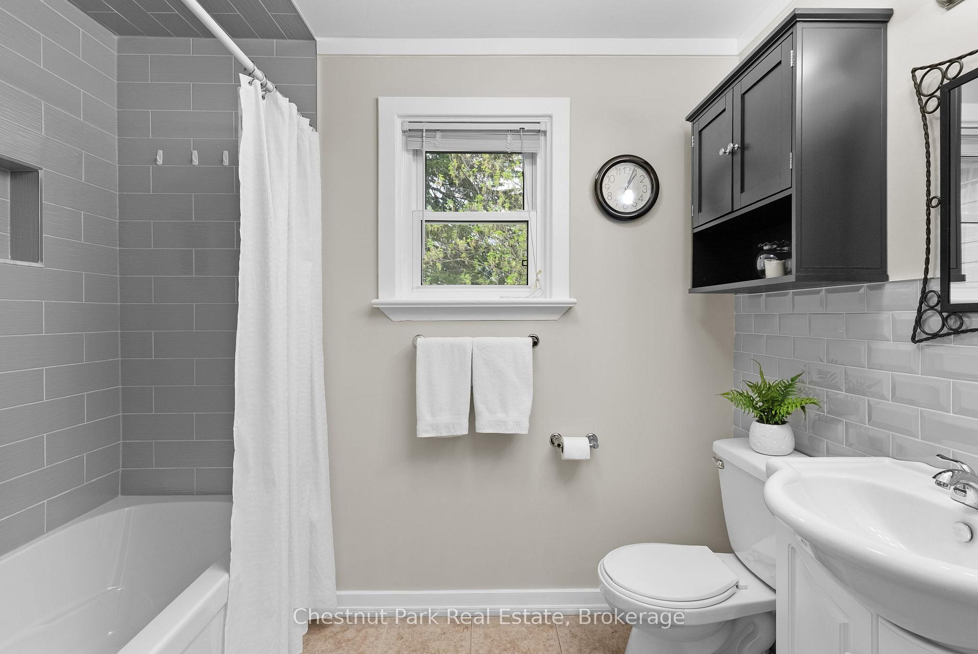 3 Bedroom Single Family Home/House's Image 18