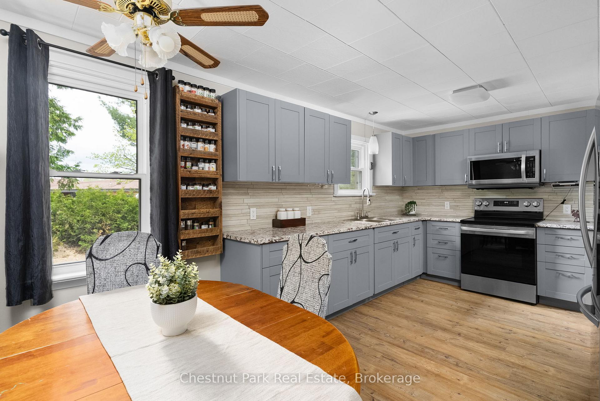 3 Bedroom Single Family Home/House's Image 11