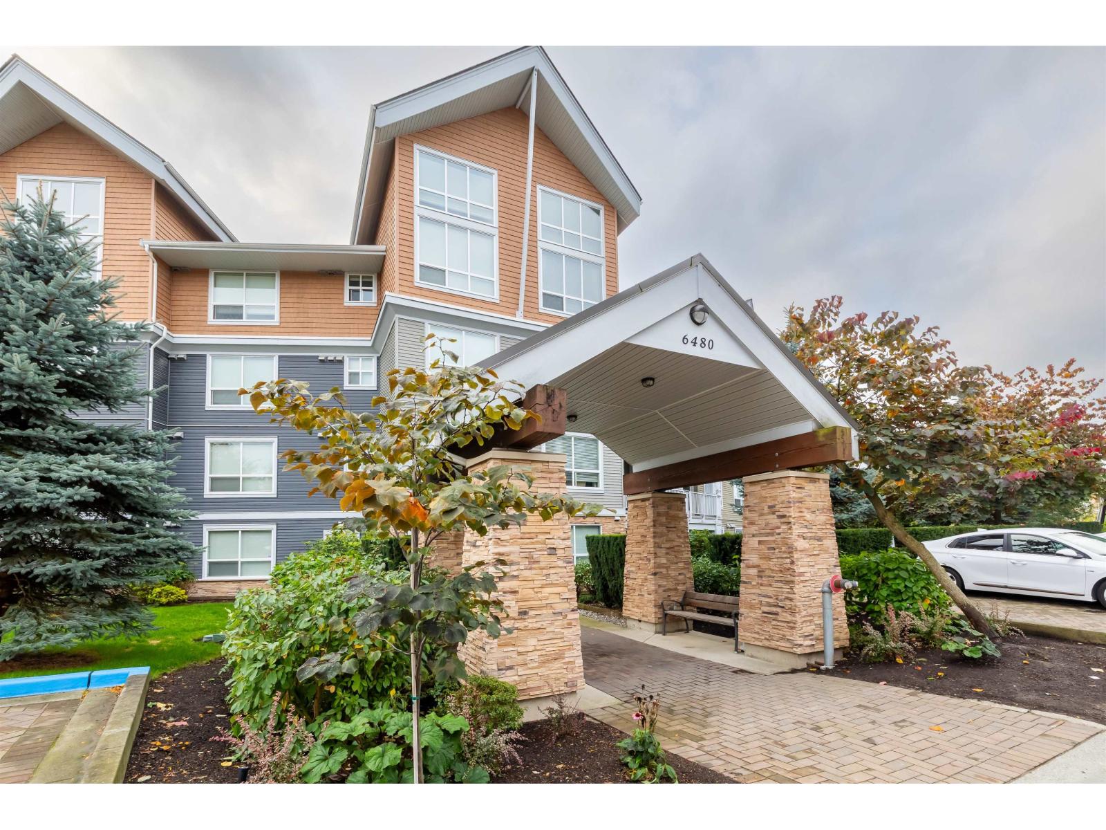 112 6480 194 STREET Surrey British Columbia Canada Sale residential Renée Kehayas Initia Real Estate