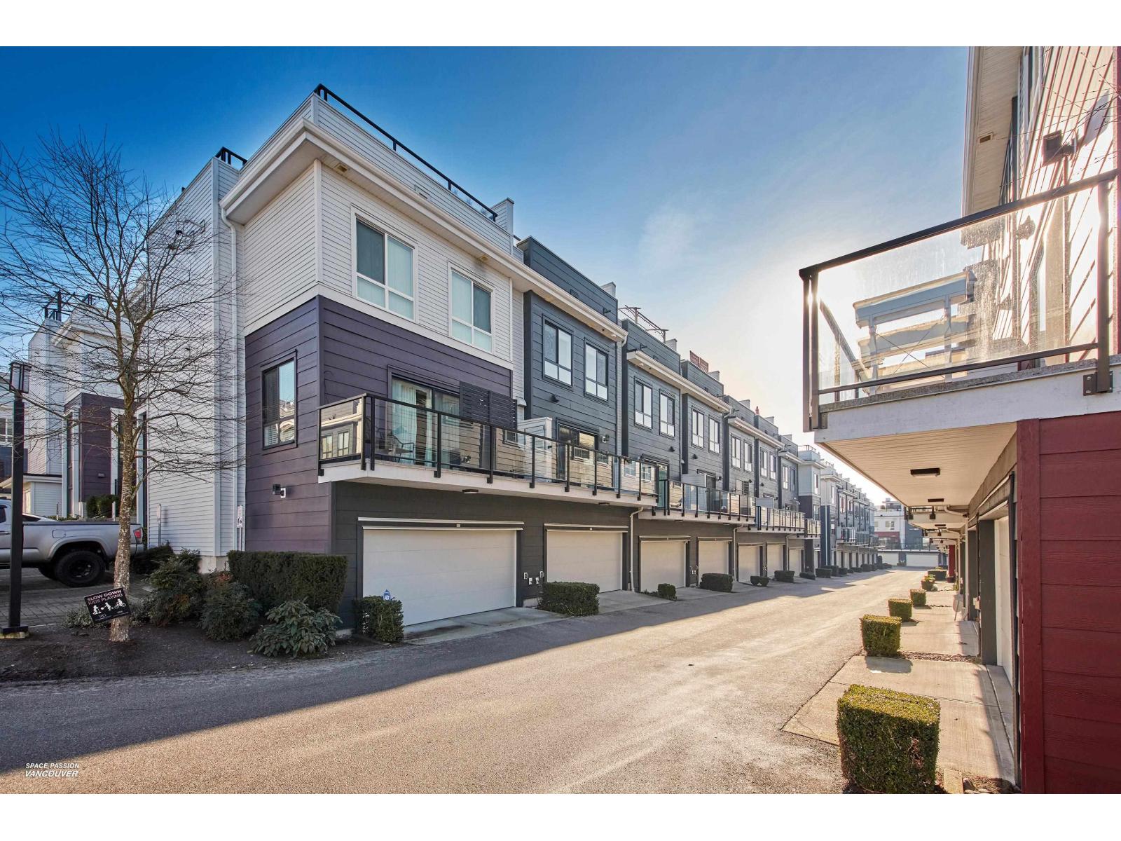 161 2280 163 STREET Surrey British Columbia Canada Sale residential Kevin Jelski Pathway Executives Realty Inc.