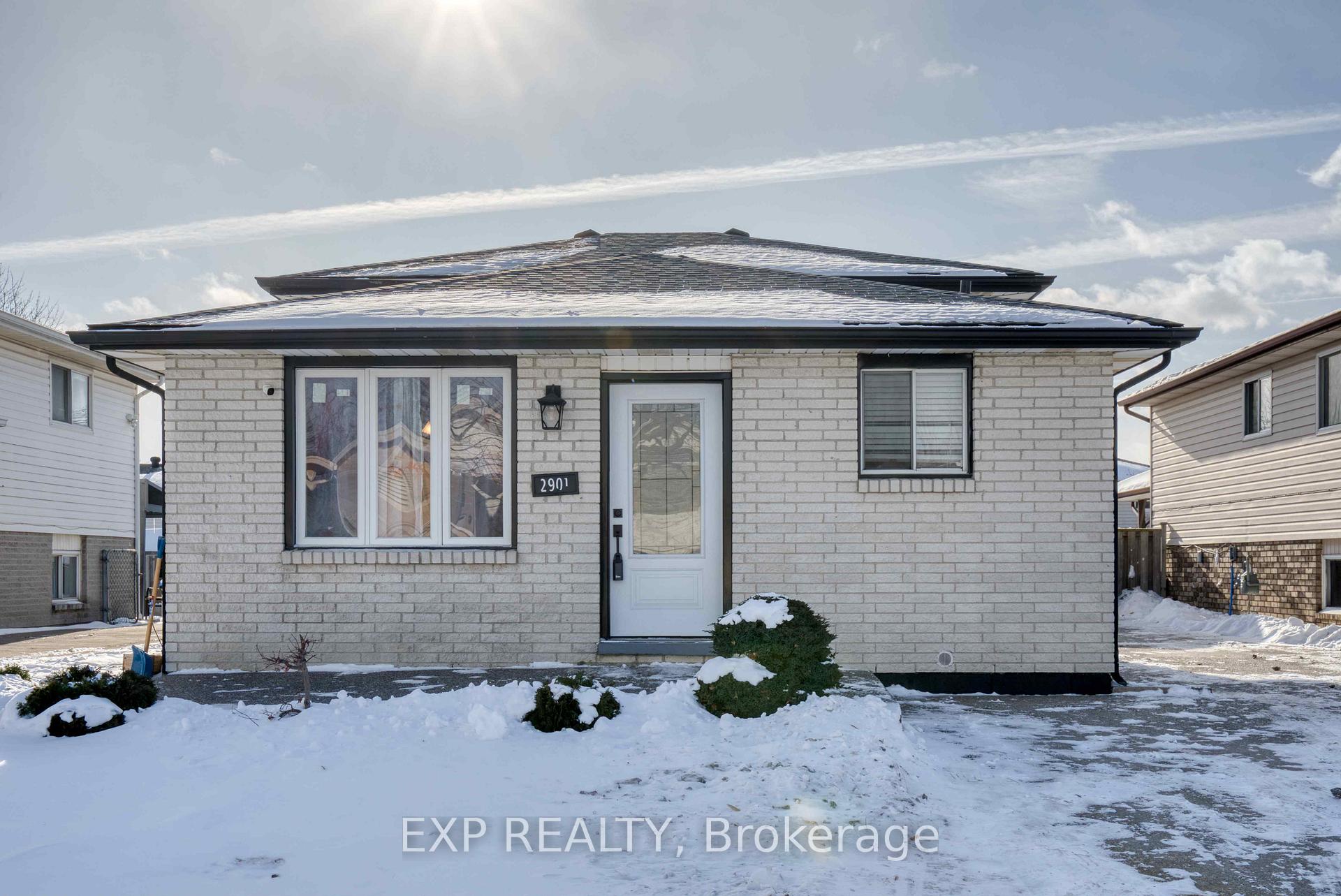 2901 Robillard Crescent Windsor Ontario Canada Sale residential Nevena Malivuk Right at Home Realty, Brokerage*