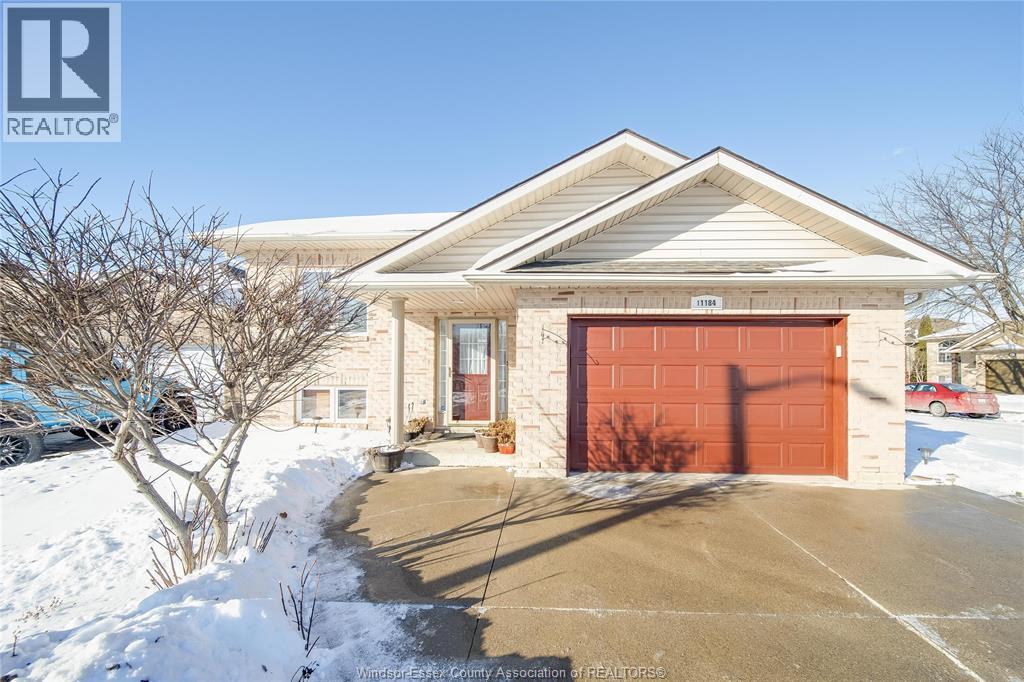 11184 SPRINGHOLLOW DRIVE Windsor Ontario Canada Sale residential Nevena Malivuk Right at Home Realty, Brokerage*