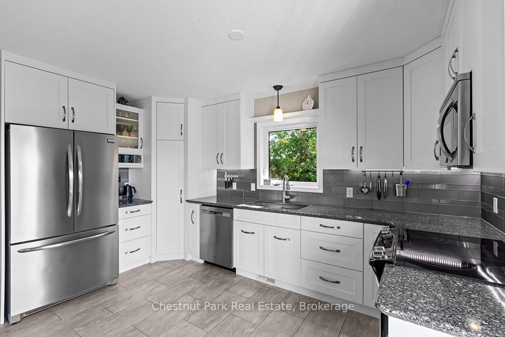 4 Bedroom Single Family Home/House's Image 10