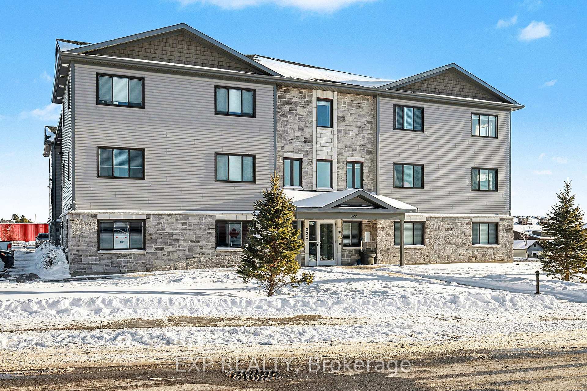 322 Honeyborne Street Mississippi Mills Ontario Canada Sale commercial Edmundo Roa eXp Realty Inc.