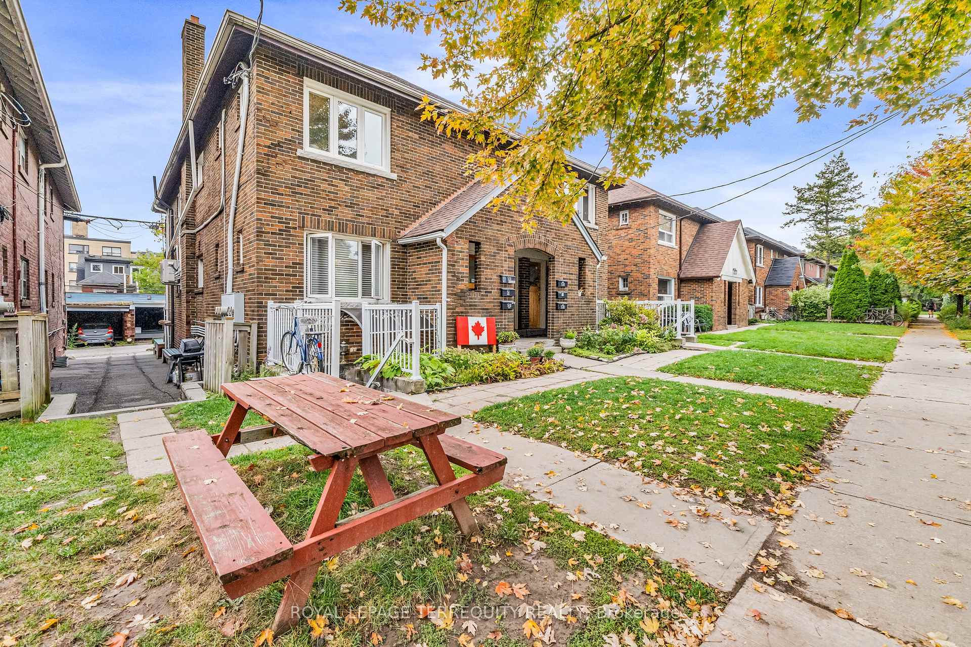 51 Claxton Boulevard Toronto Ontario Canada Sale residential Sheila Barr Royal Lepage Terrequity Realty, Brokerage*