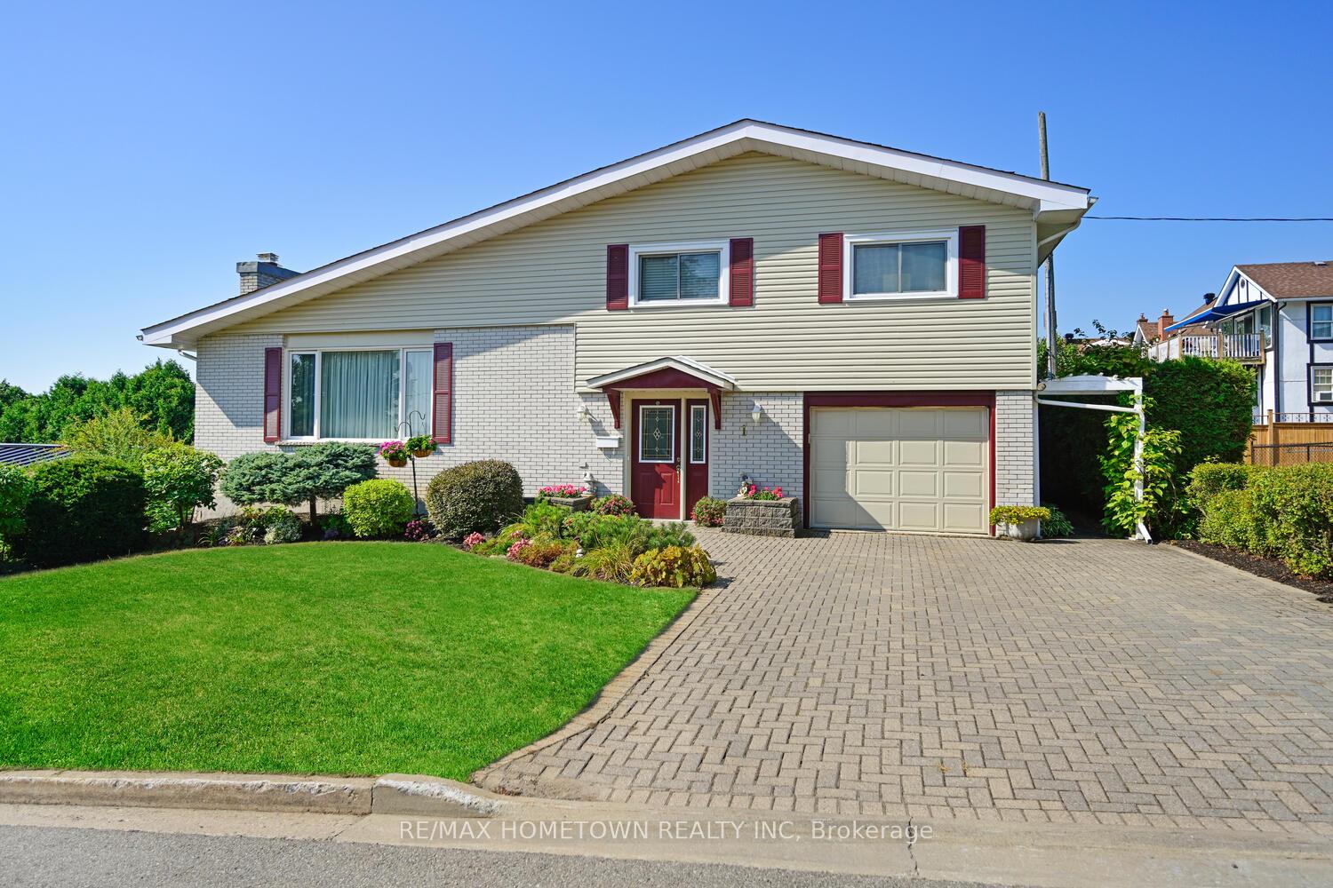 1 Hardy Crescent Brockville Ontario Canada Sale residential   HomeLife/DLK Real Estate Ltd., Brokerage*