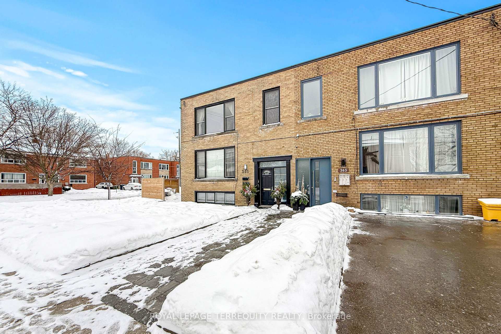 1 - 361 Dalesford Road Toronto Ontario Canada Rent residential Sheila Barr Royal Lepage Terrequity Realty, Brokerage*