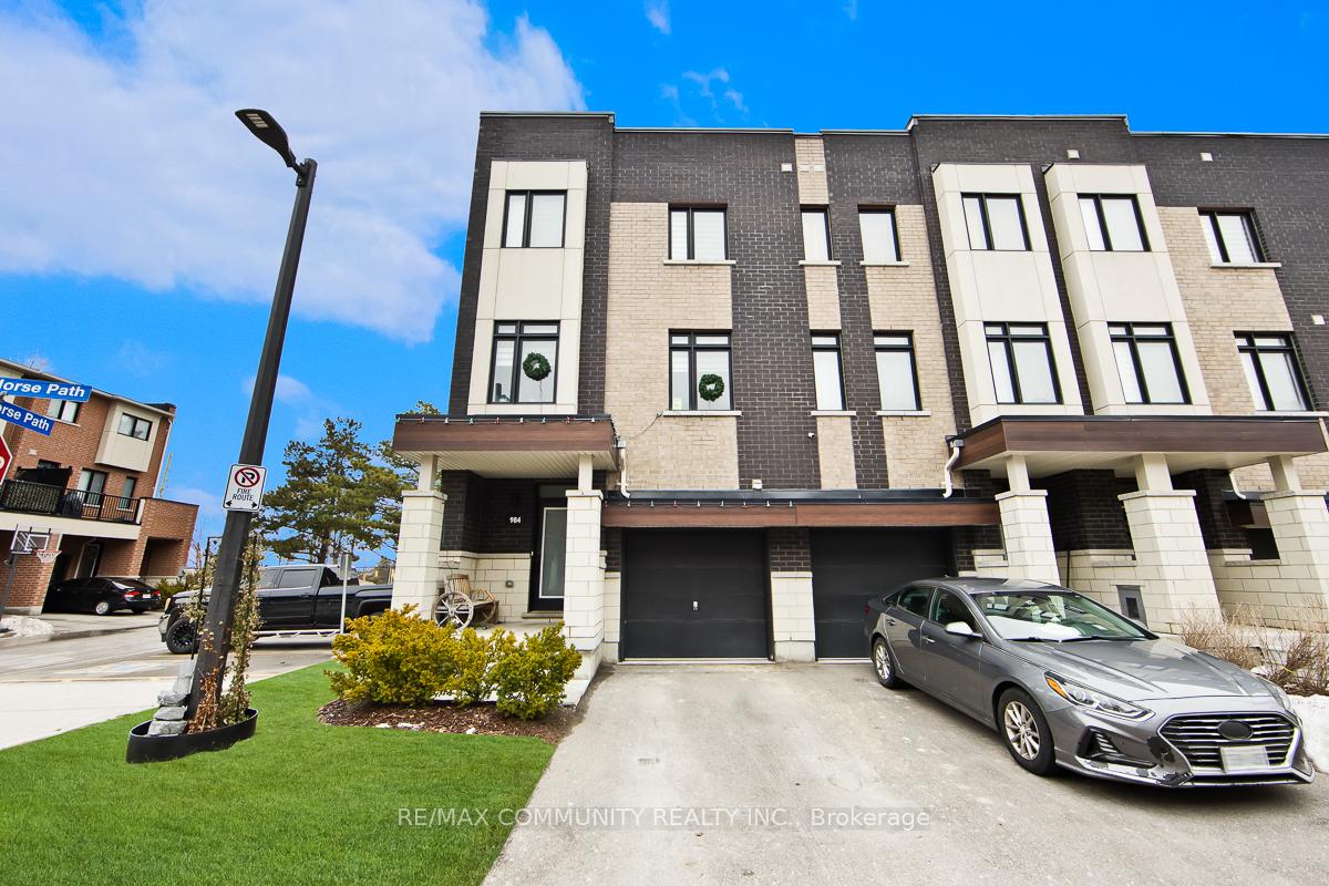 984 Kicking Horse Path Oshawa Ontario Canada Sale residential Tharsh Kailayapillai RE/MAX COMMUNITY REALTY INC., Brokerage*