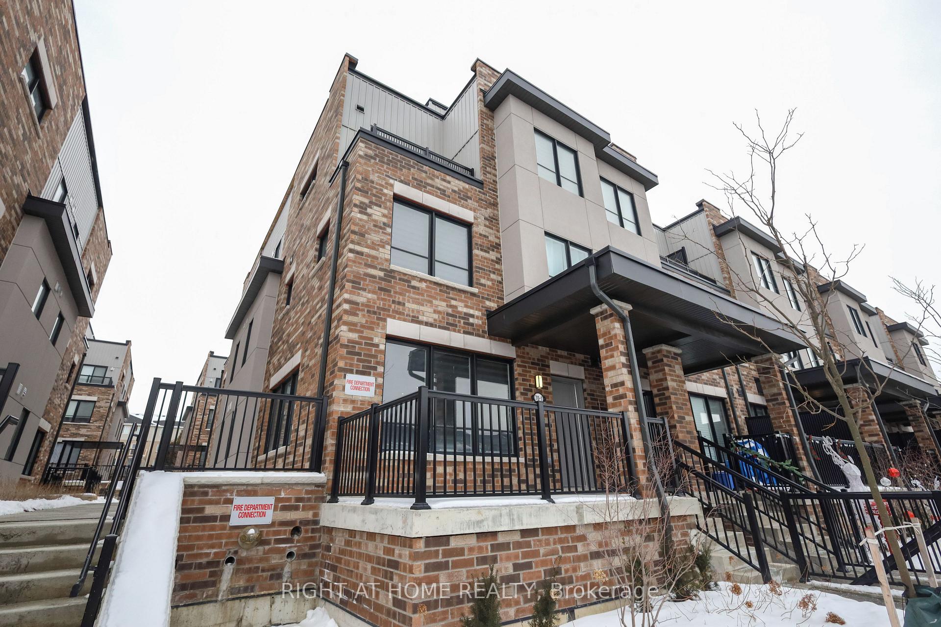 1 - 70 Baynes Way Bradford West Gwillimbury Ontario Canada Sale residential   Right at Home Realty, Brokerage