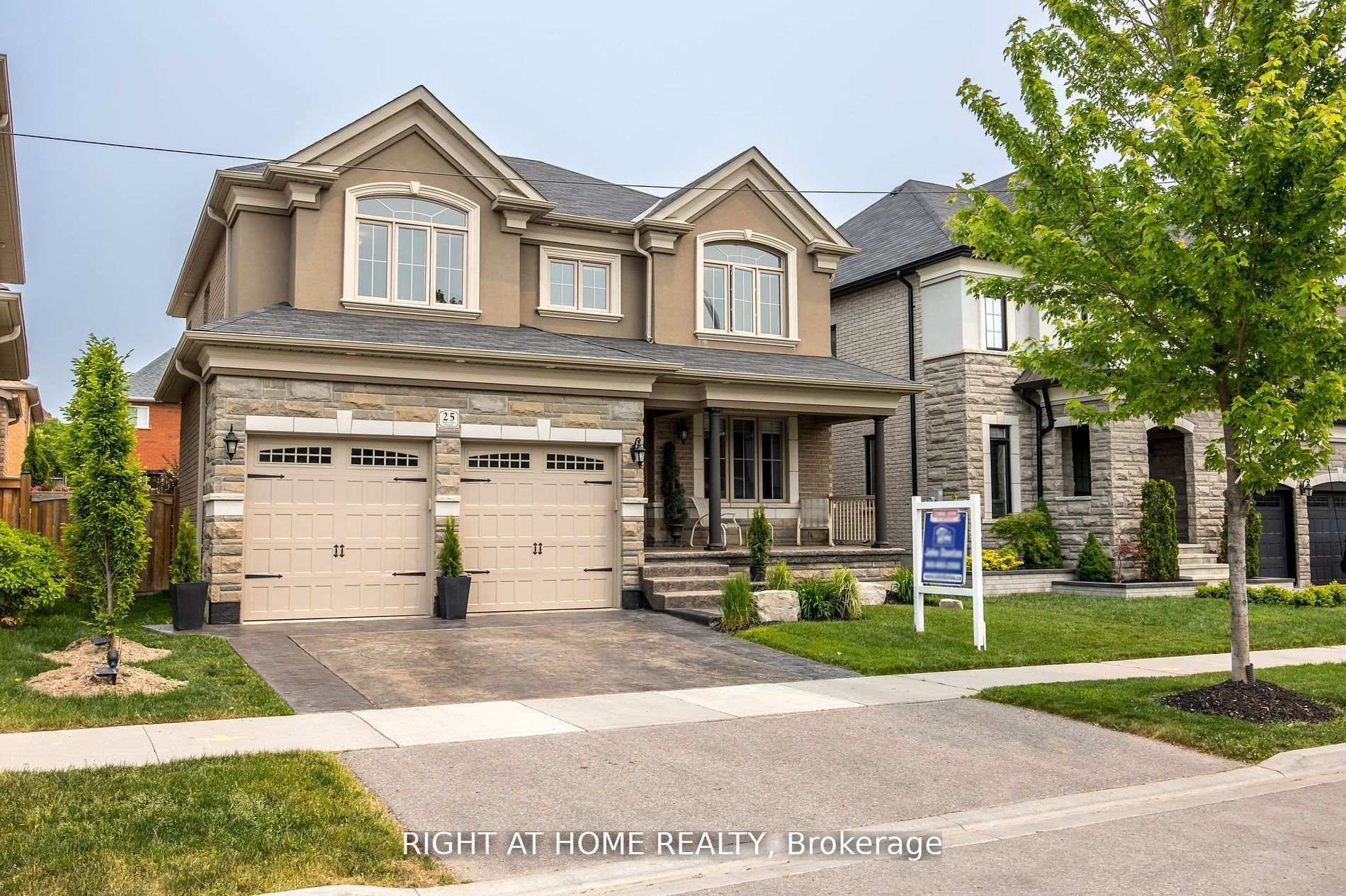 25 CHARTERHOUSE Drive N Whitby Ontario Canada Sale residential   Right at Home Realty, Brokerage