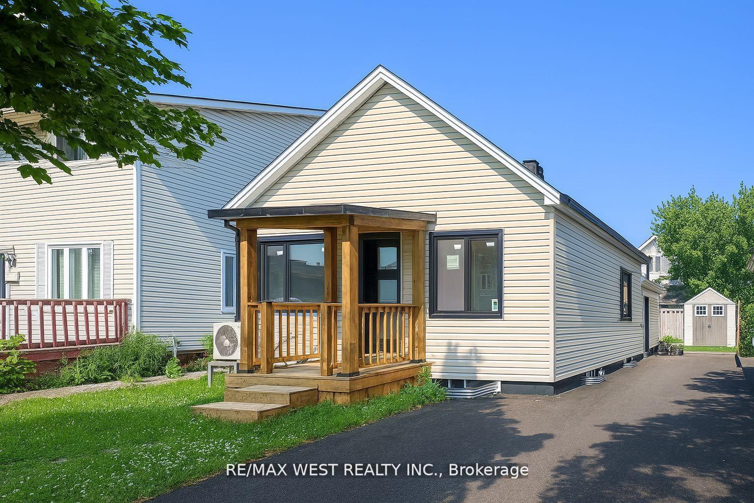 28 Concord Avenue St. Catharines Ontario Canada Sale residential ALEX RYON RE/MAX West Realty Inc., Brokerage *