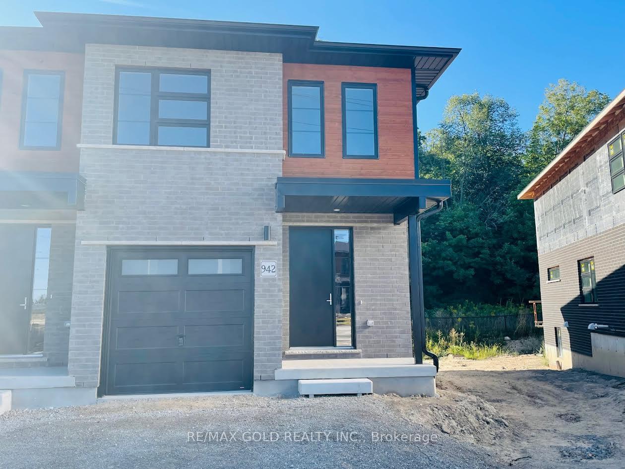 942 Robert Ferrie Drive Kitchener Ontario Canada Rent residential Asher Ullah RE/MAX Gold Realty Inc., Brokerage *