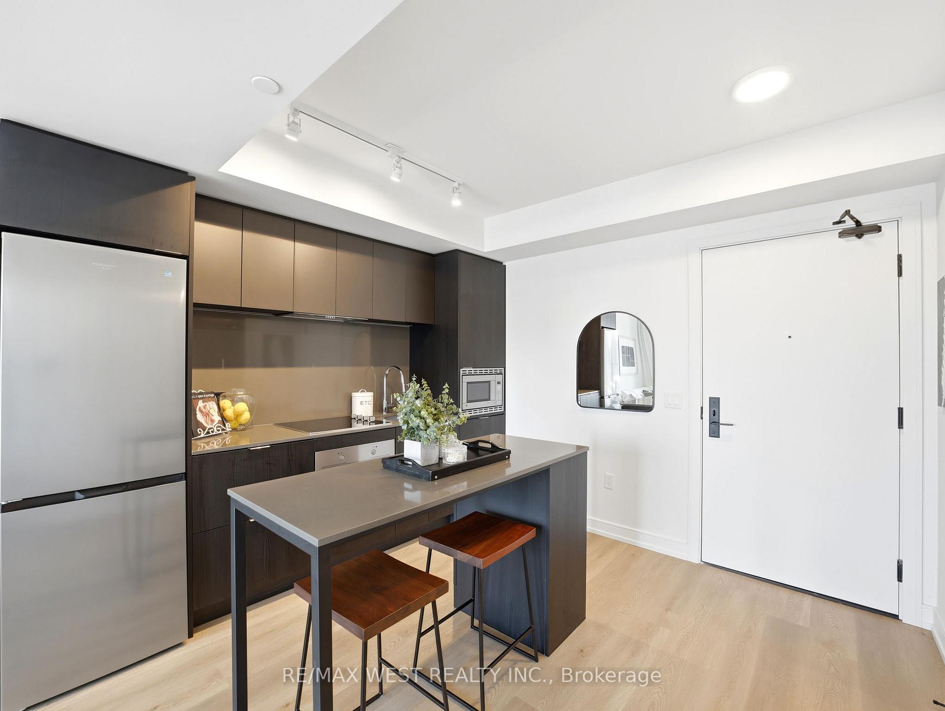 912 - 1 Jarvis Street Hamilton Ontario Canada Sale residential RE/MAX West Realty Inc., Brokerage *