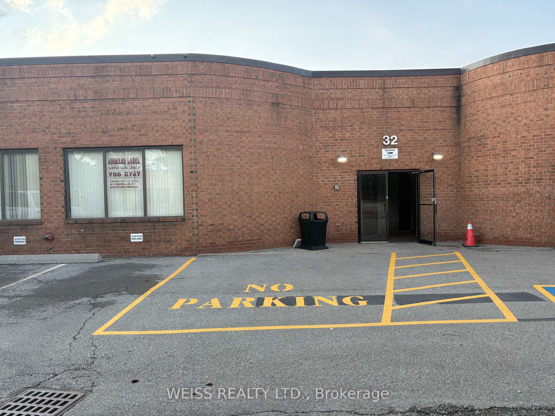 2 - 32 Goodmark Place Toronto Ontario Canada Lease commercial Haskel Zionce WEISS REALTY LTD., Brokerage