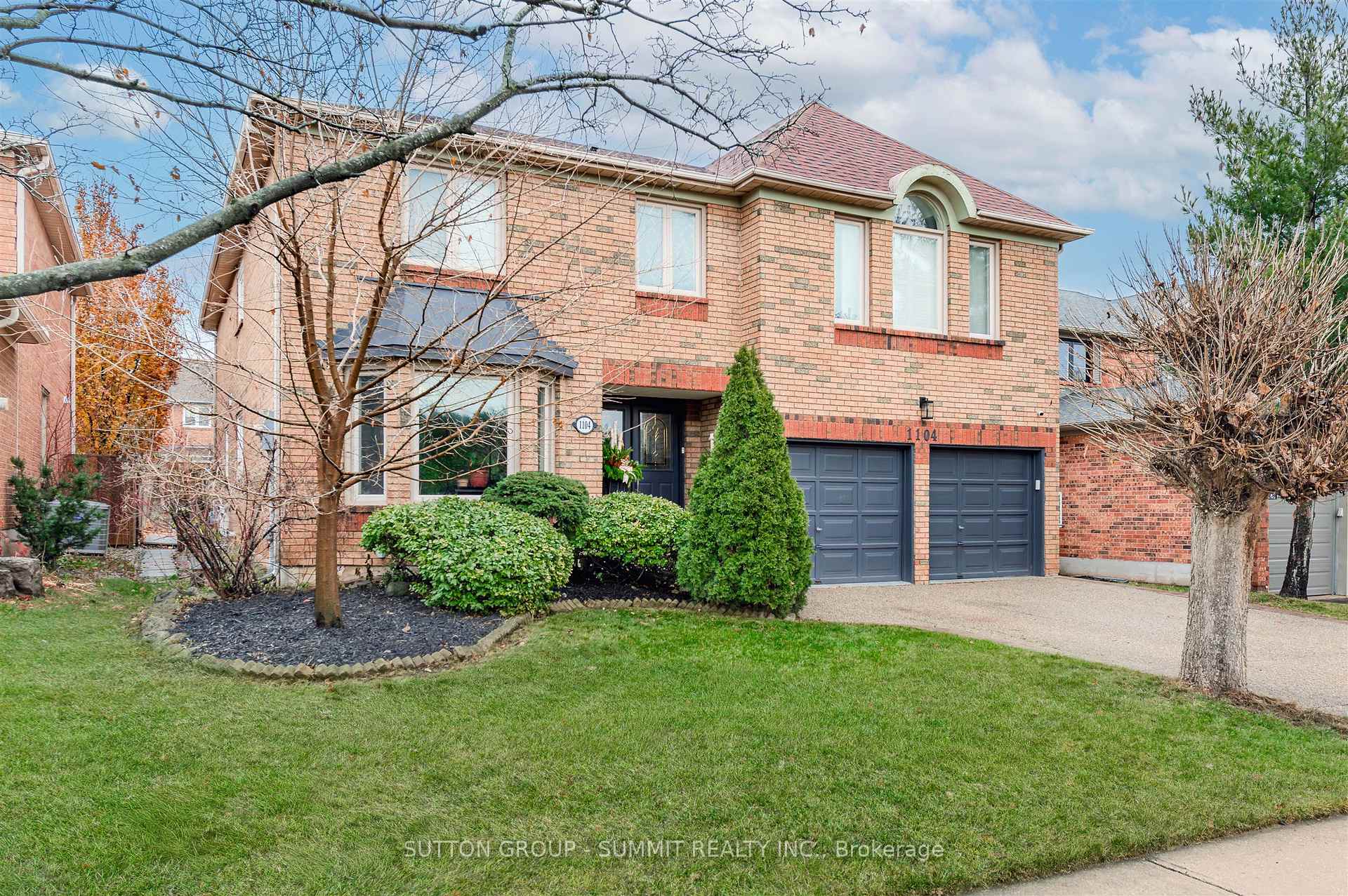 1104 Ambercroft Lane Oakville Ontario Canada Sale residential Jeffrey Vella Sutton Group-Summit Realty Inc., Brokerage*