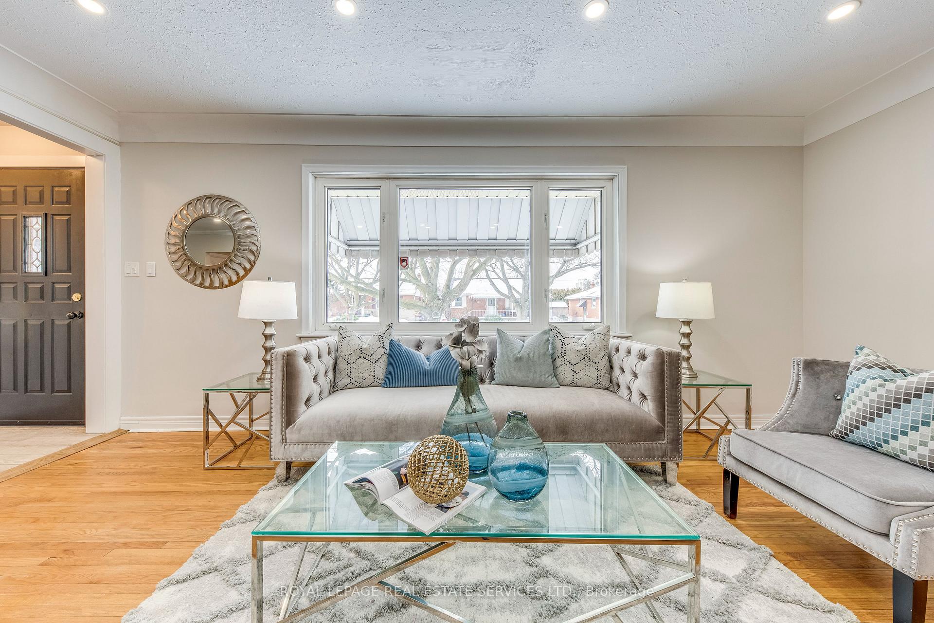 186 Fernwood Crescent Hamilton Ontario Canada Sale residential Anthony Turco Royal LePage Real Estate Services Ltd., Brokerage