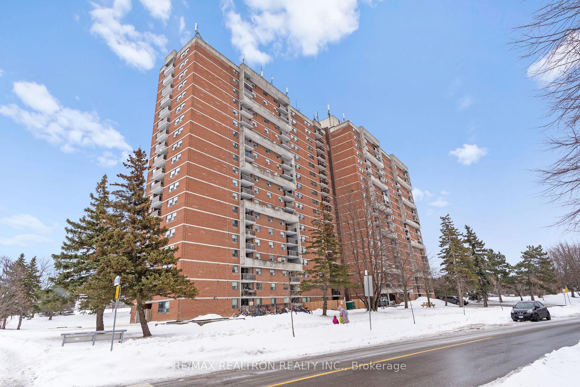 910 - 100 Wingarden Court Toronto Ontario Canada Sale residential Brian Matthews RE/MAX Realtron Realty Inc., Brokerage *