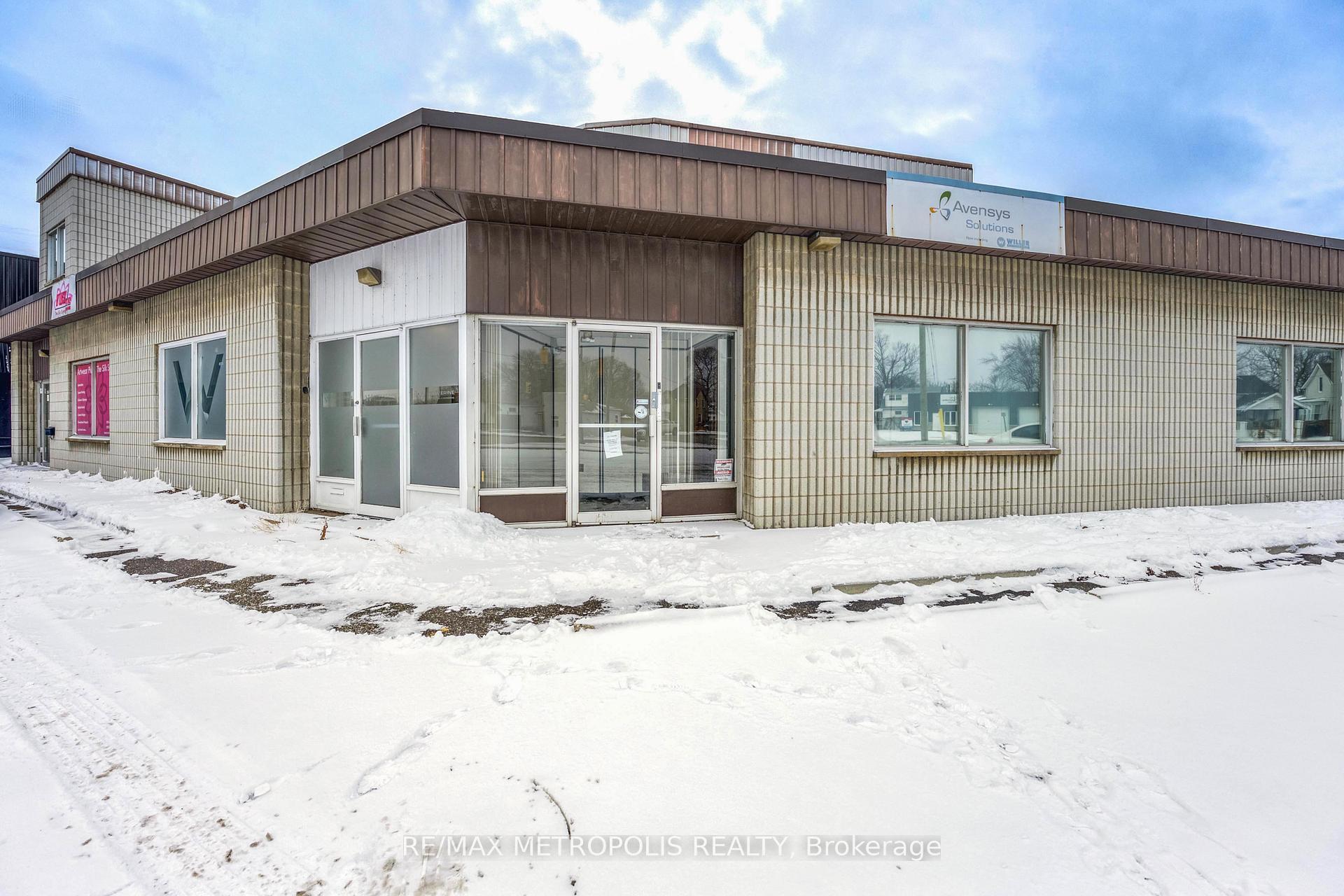 A - 373 Vidal Street S Sarnia Ontario Canada Lease commercial   RE/MAX Metropolis Realty Brokerage*