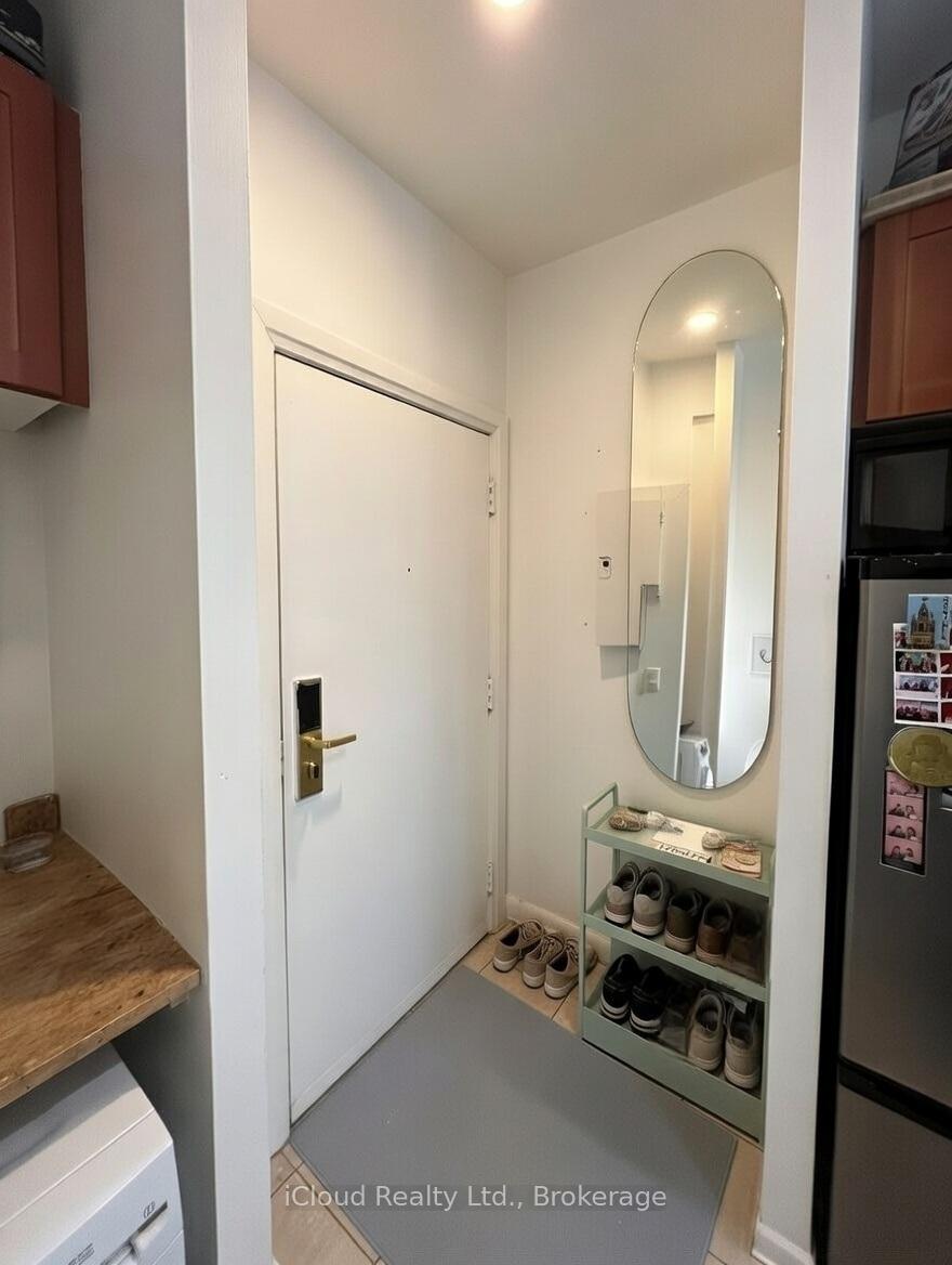 226 - 2737 Keele Street Toronto Ontario Canada Rent residential Jose Oscar Goncalves & Maria Domingues iCloud Realty Ltd. 