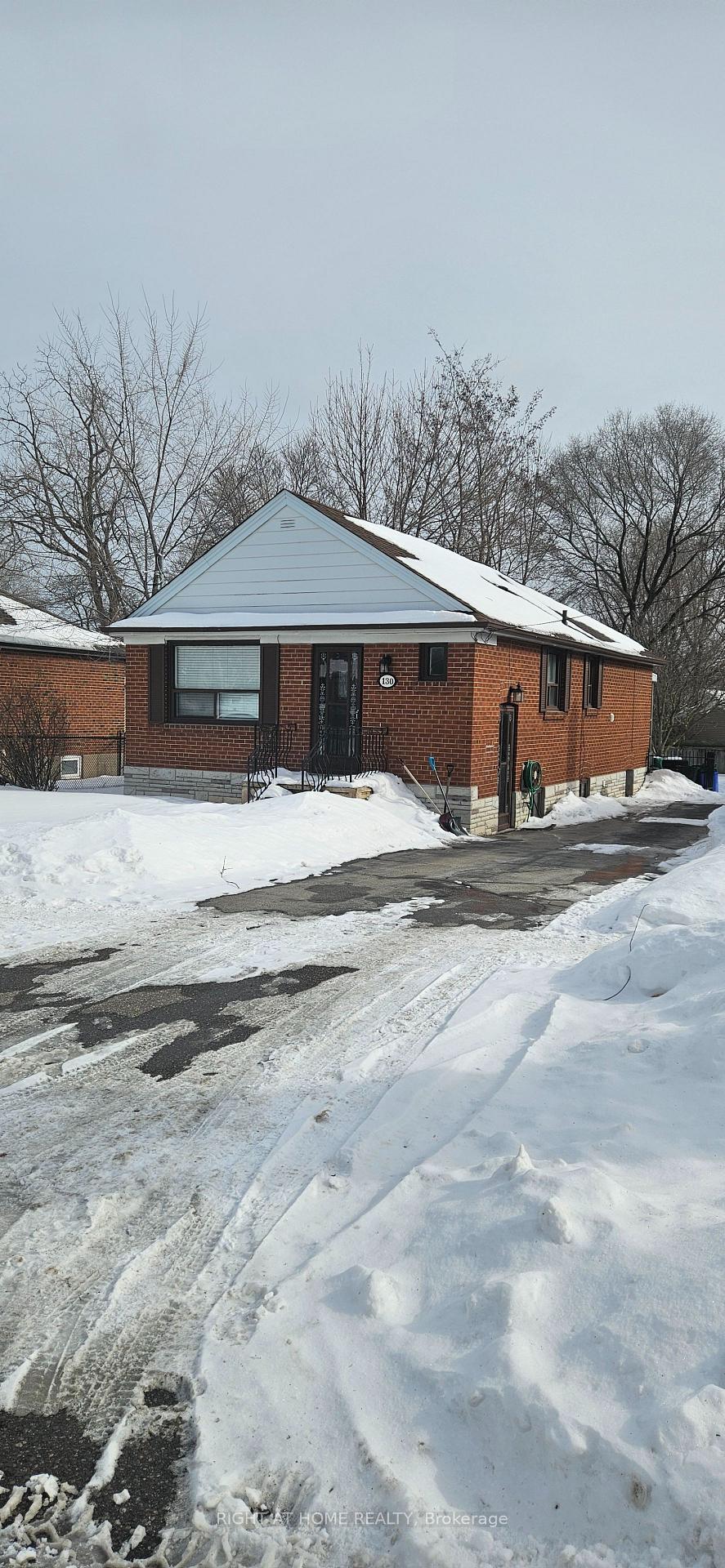 130 Prince Charles Drive Oakville Ontario Canada Rent residential Fatima Andrade Right at Home Realty, Brokerage*