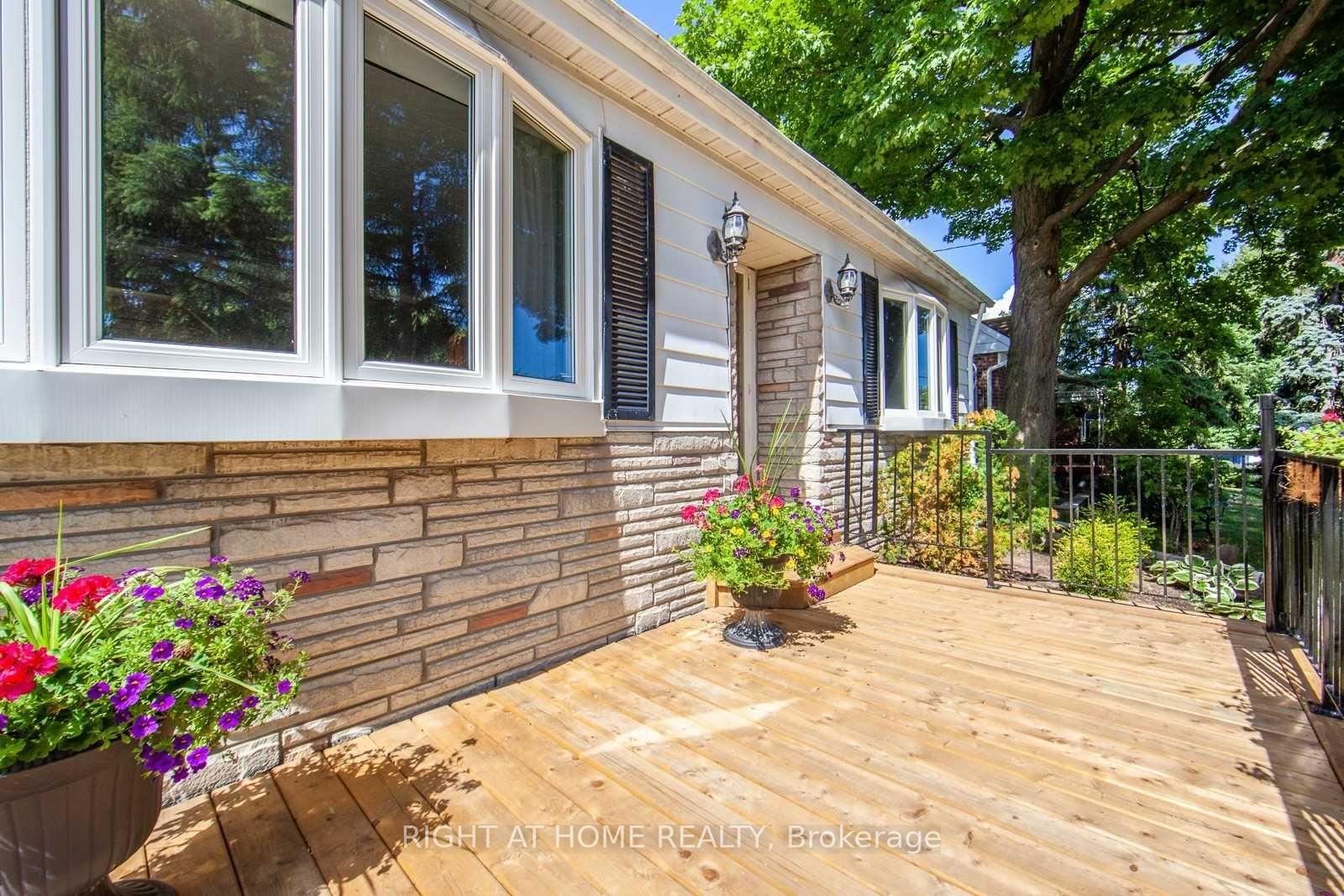 176 Phyllis Avenue Toronto Ontario Canada Rent residential Panos Peppas Right at Home Realty, Brokerage*