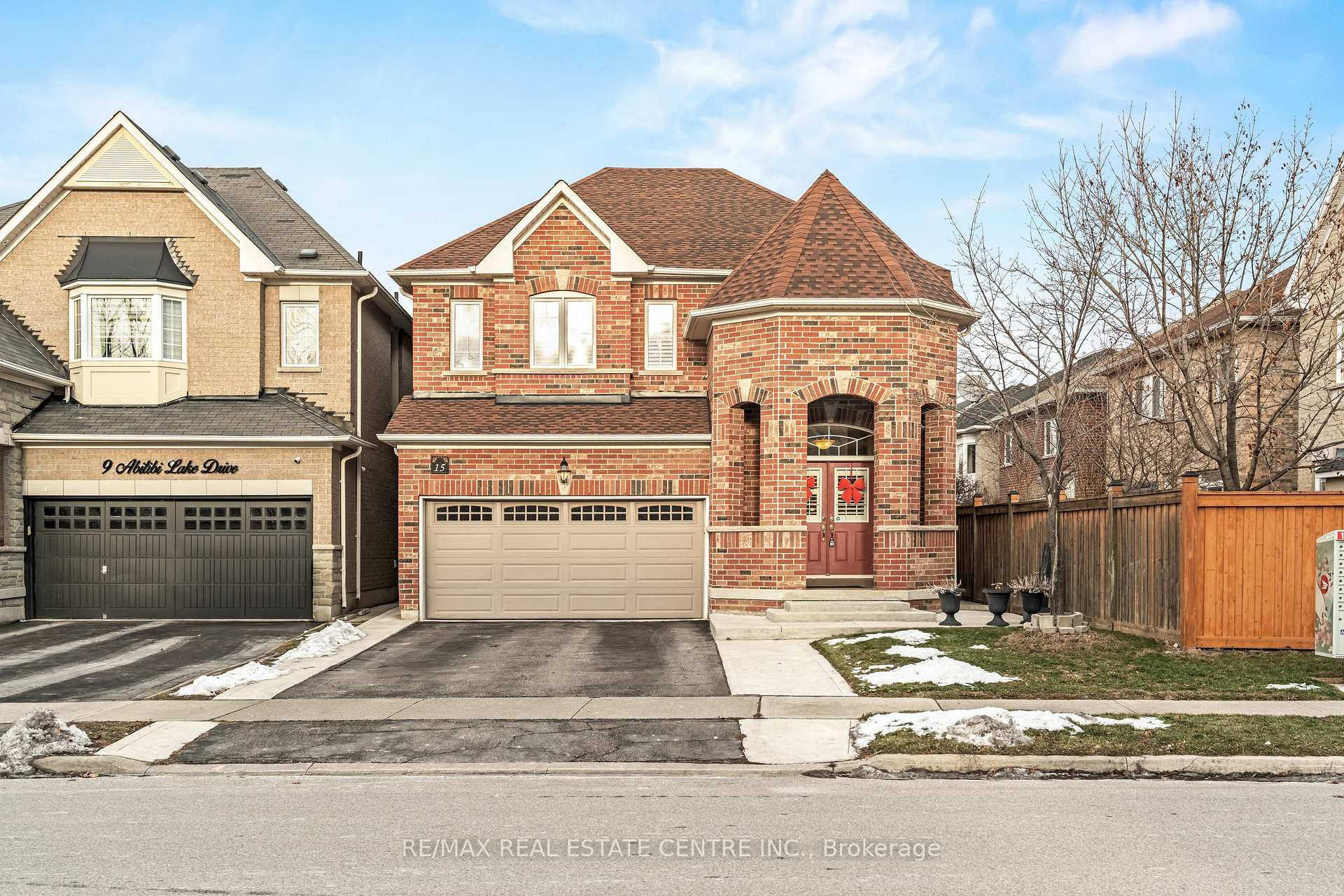 15 Helman Road Brampton Ontario Canada Sale residential Virna Rodríguez RE/MAX Real Estate Centre Inc., Brokerage*