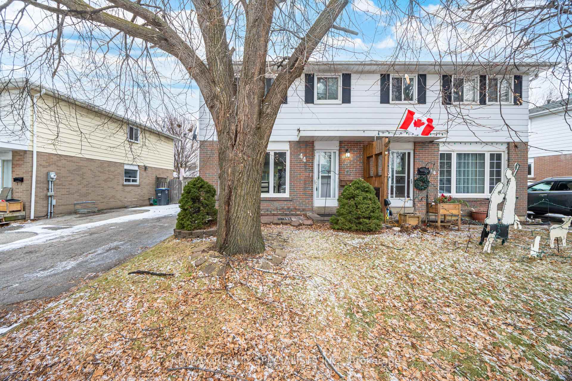 44 Herkley Drive Brampton Ontario Canada Sale residential Saahil Dang RE/MAX Realty Specialists Inc., Brokerage *