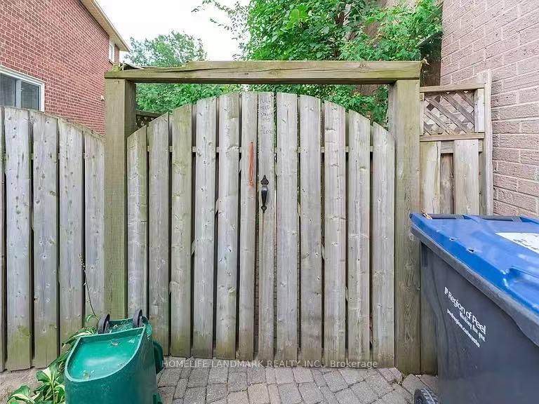 Room 1 - 716 Savoy Crescent Mississauga Ontario Canada Rent residential   HomeLife Realty Services Inc.