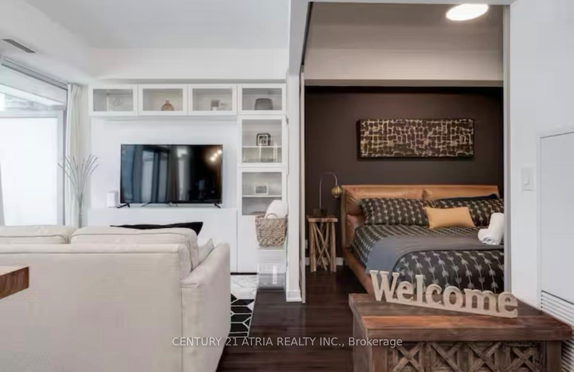 512 - 14 York Street Toronto Ontario Canada Sale residential Tom Leung Century 21 Atria Realty Inc., Brokerage*