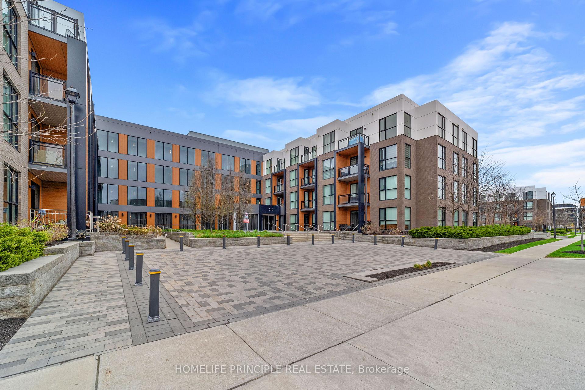 305 - 210 Sabina Drive Oakville Ontario Canada Sale residential Michael Houlder Global Bricks Executive Homes Realty, Brokerage