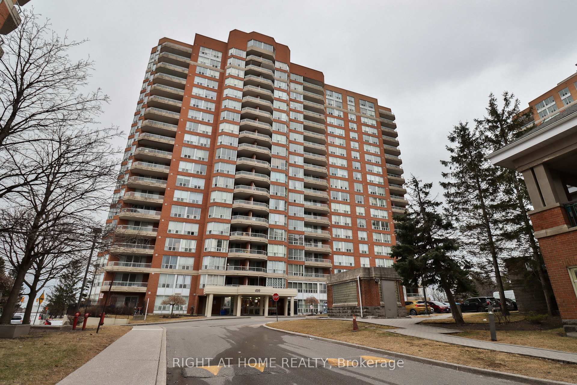1609 - 410 Mclevin Avenue Toronto Ontario Canada Sale residential Olga Tomchin Right at Home Realty, Brokerage*