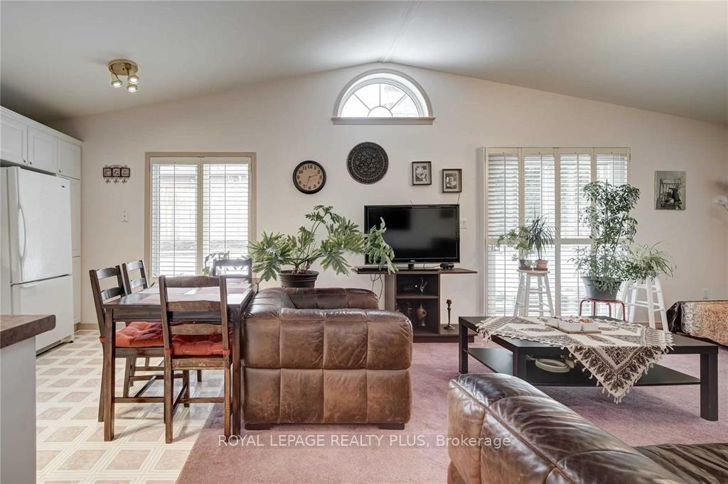 16 Alderway Avenue Brampton Ontario Canada Rent residential Leslie Hanson Royal LePage Realty Plus, Brokerage*